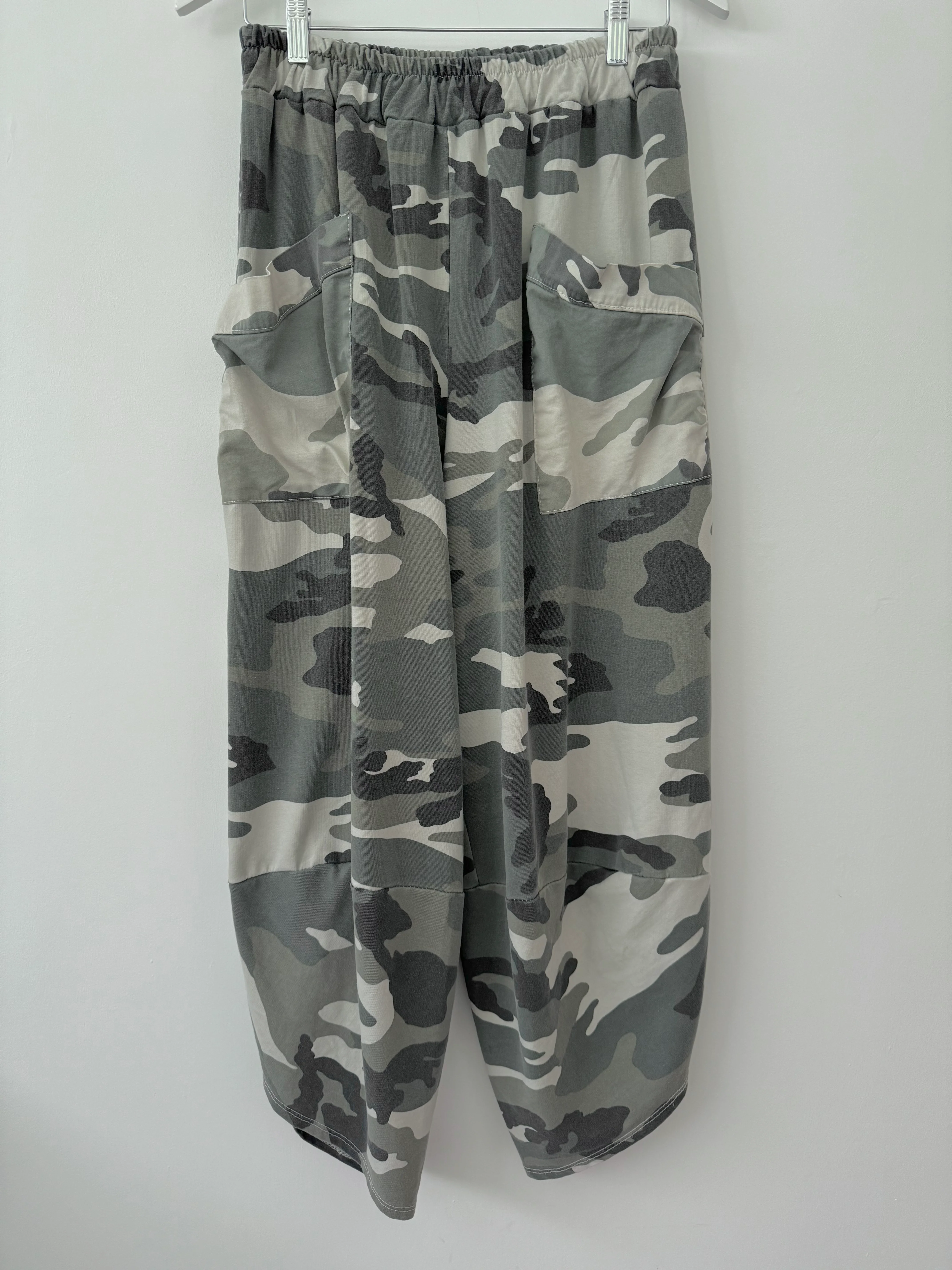 Barrel Cotton Jersey Trousers in Khaki Camo - Image 14