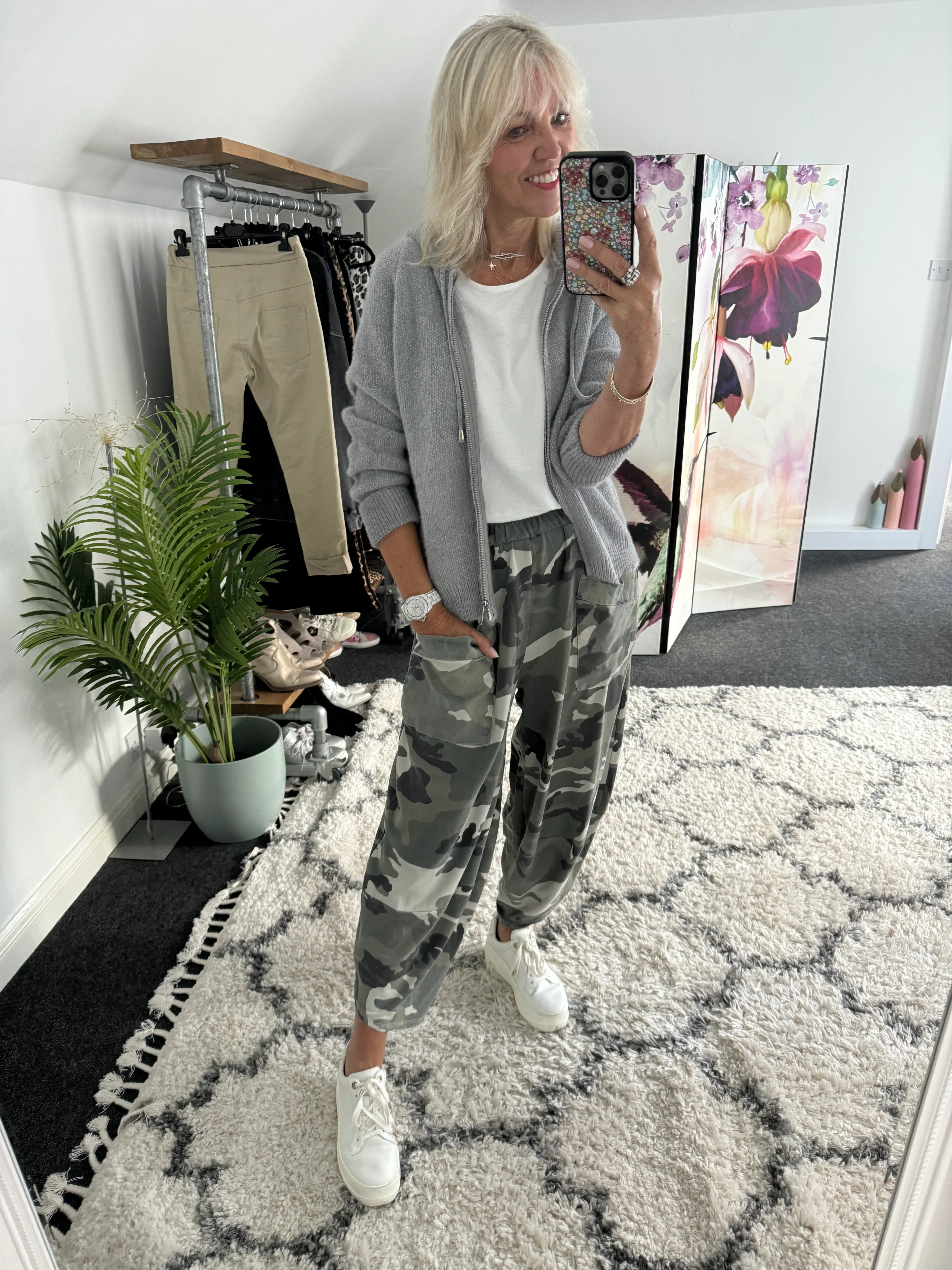 Barrel Cotton Jersey Trousers in Khaki Camo - Image 7