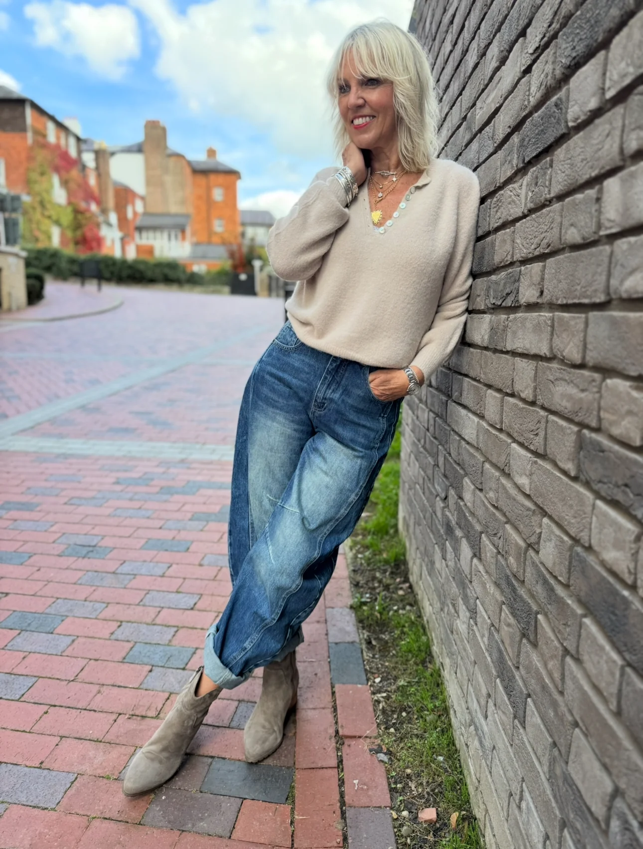 Barrel Leg Jeans with Elasticated Waist - Image 4