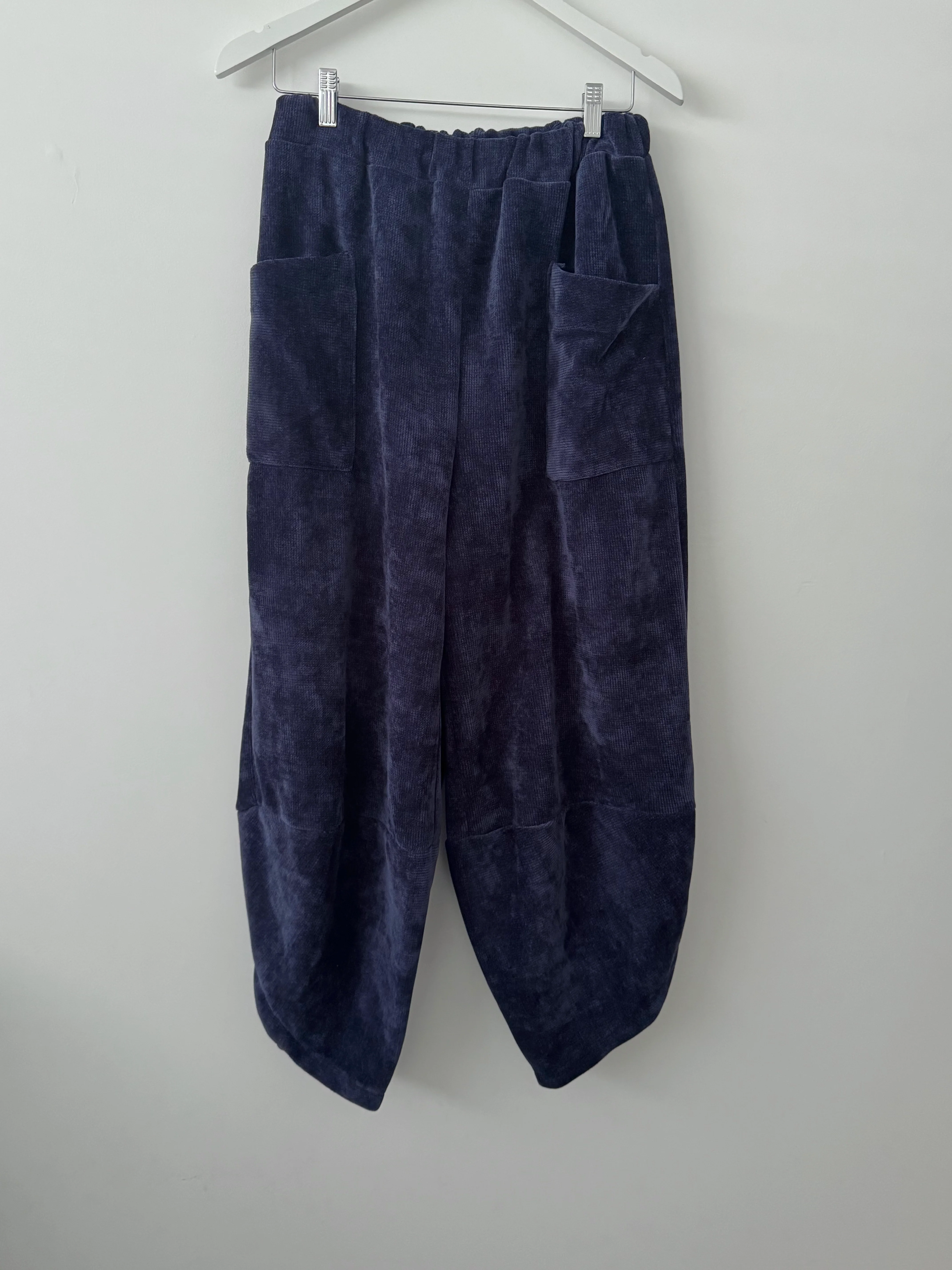 Barrel Velvety Trousers in Navy - Image 5