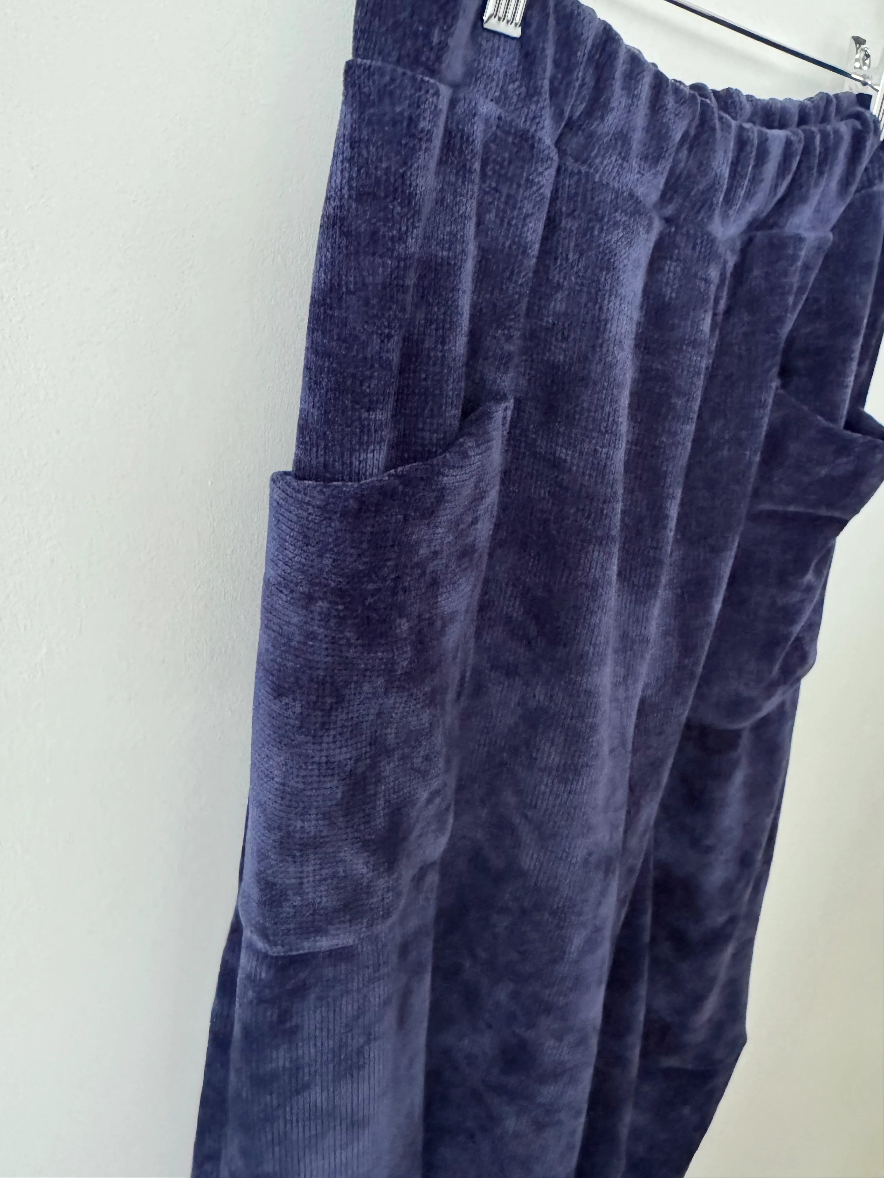 Barrel Velvety Trousers in Navy - Image 6