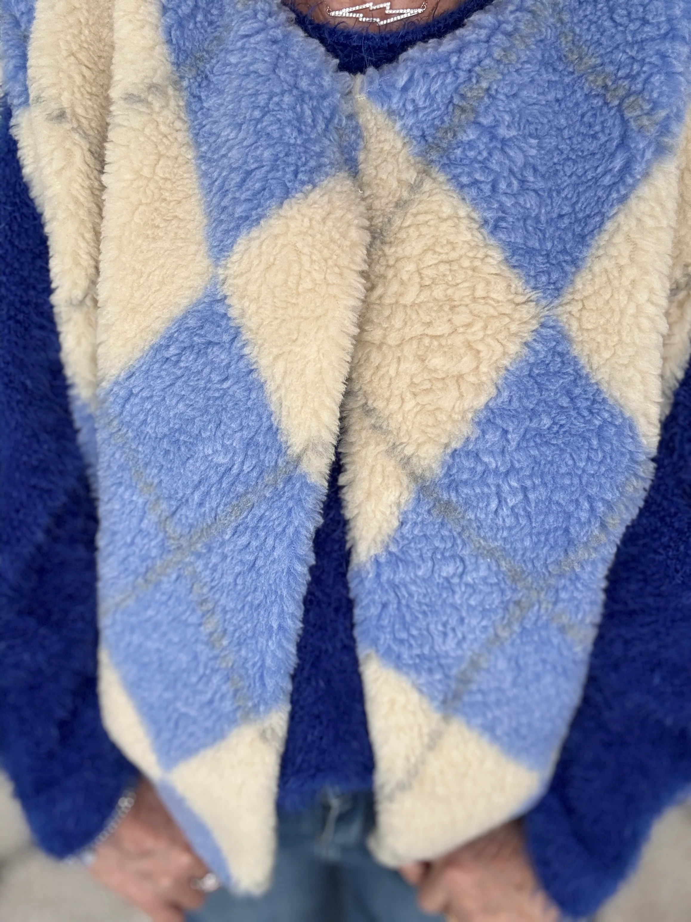 Check Teddy Gilet in Blue & Vanilla - Image 7