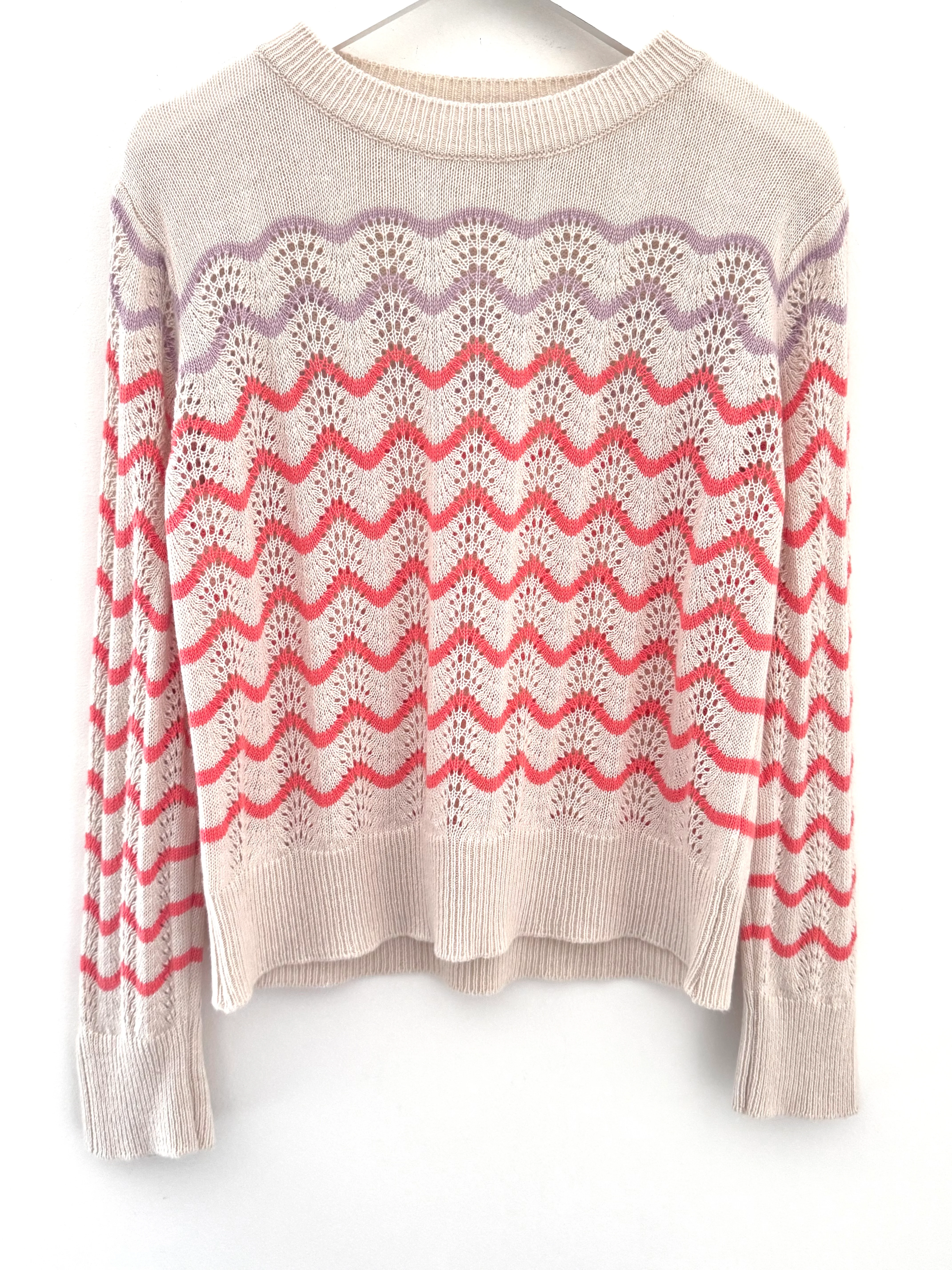 Wavy Cashmere Jumper in Ecru & Coral - Image 7