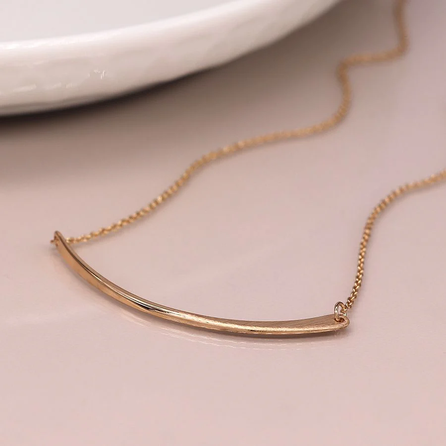 Curved Bar Necklace in Gold - Image 4