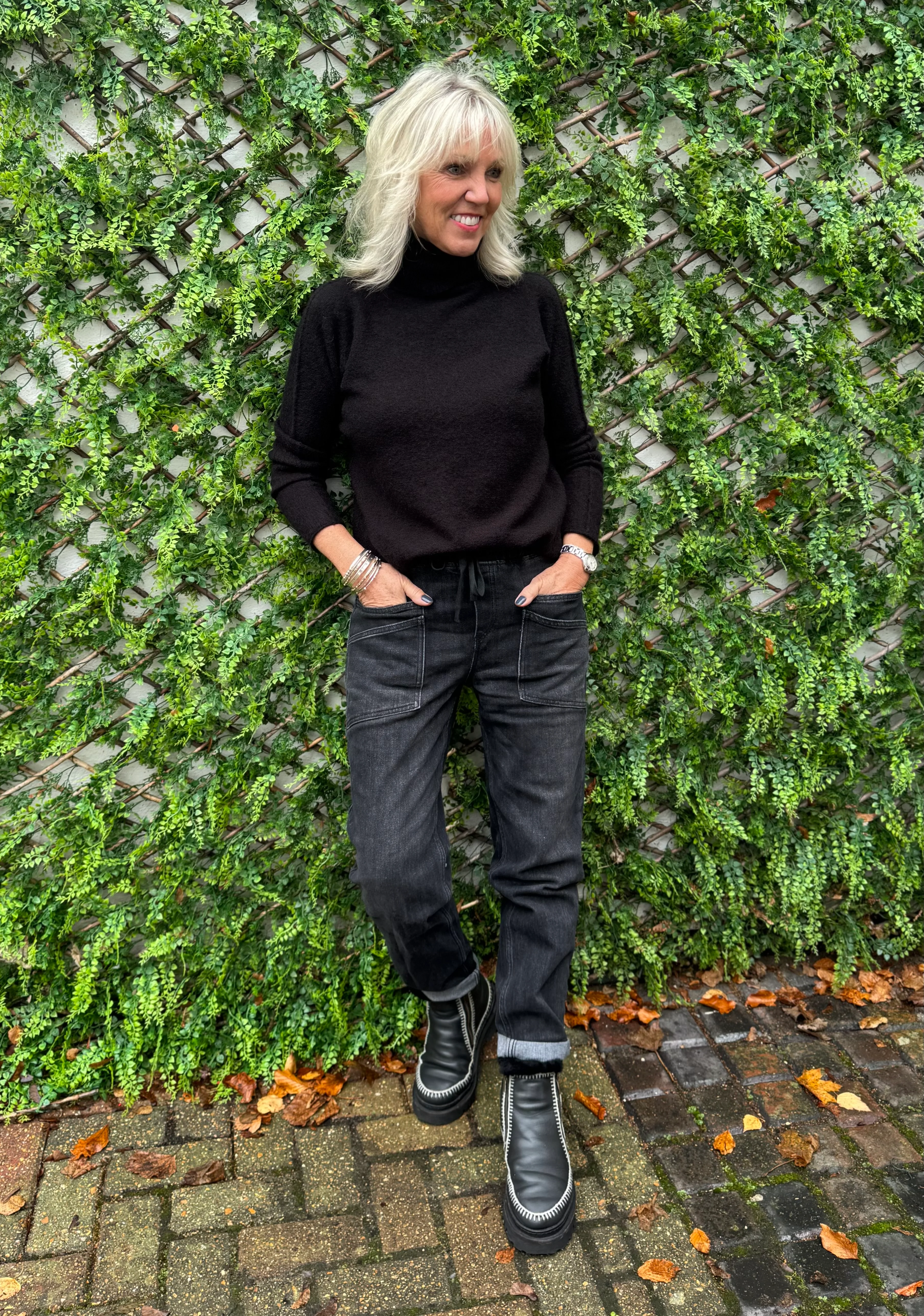 Double Pocket Jean Joggers in Washed Black - Image 10