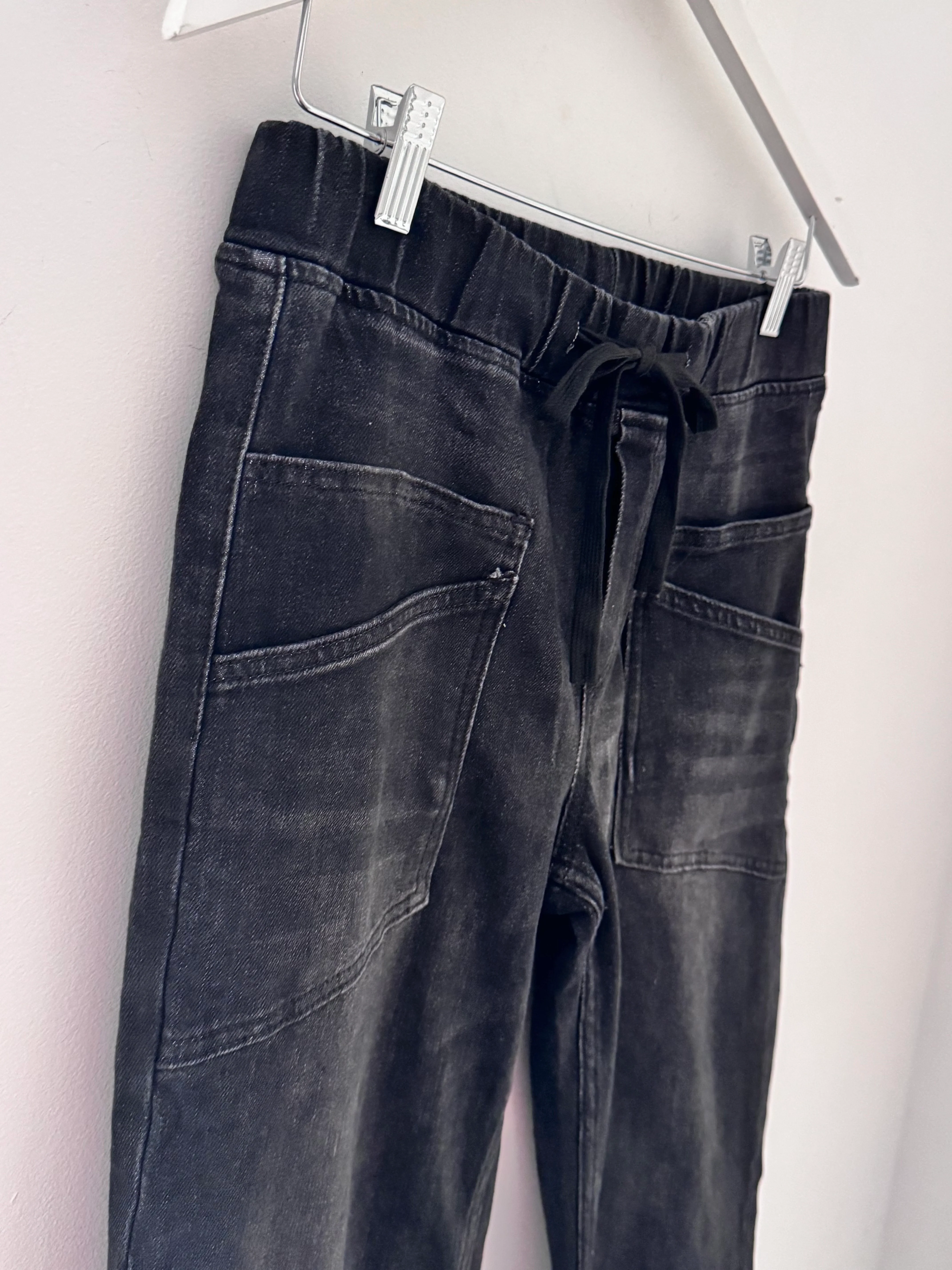 Double Pocket Jean Joggers in Washed Black - Image 15