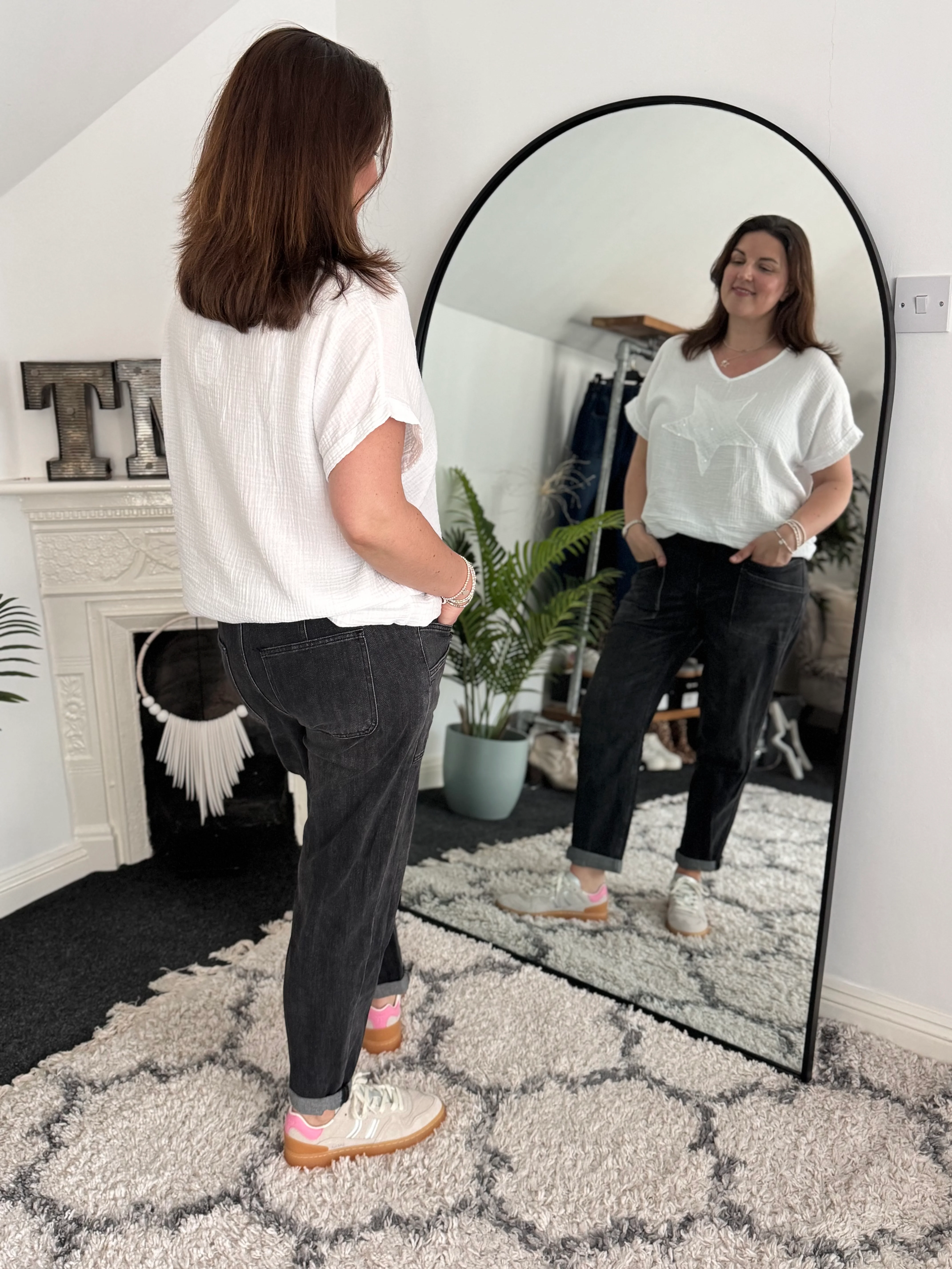 Double Pocket Jean Joggers in Washed Black - Image 7