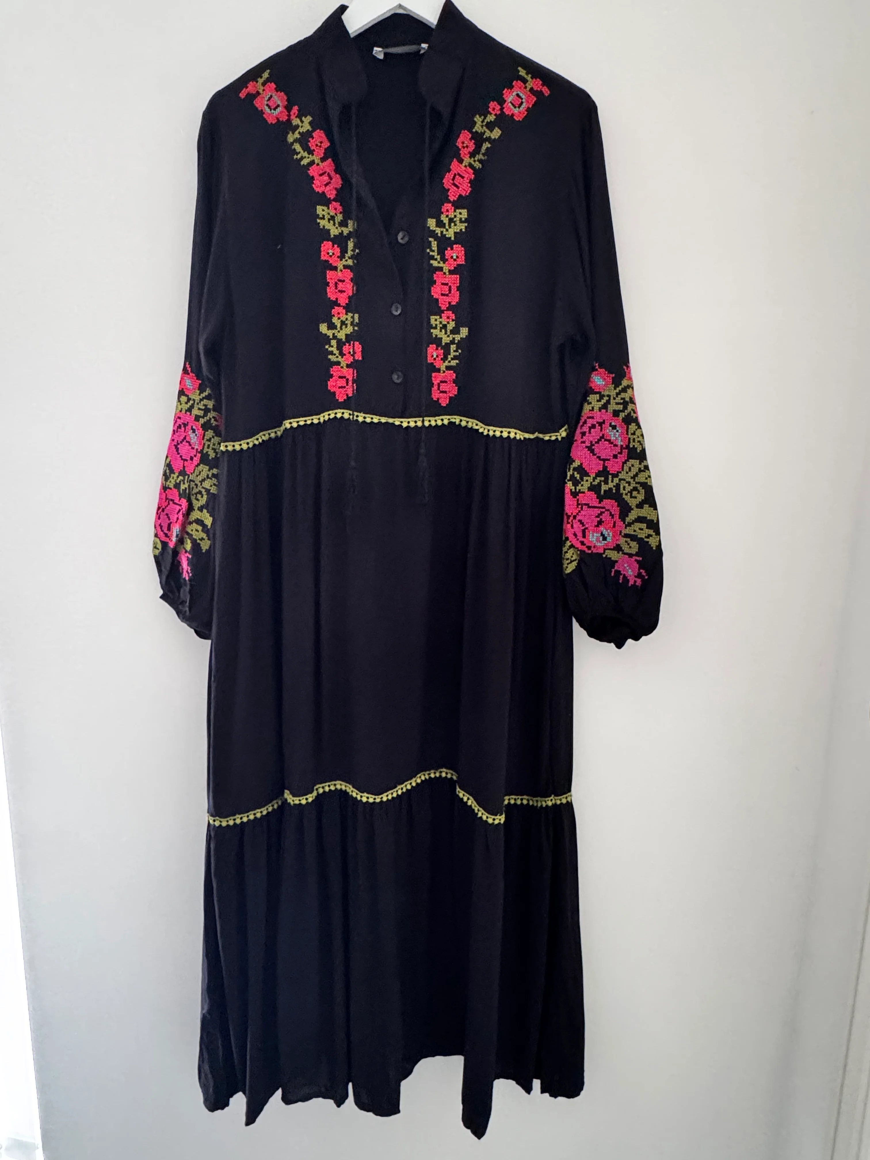 Embroidered Buttoned Midi Dress in Black - Image 6