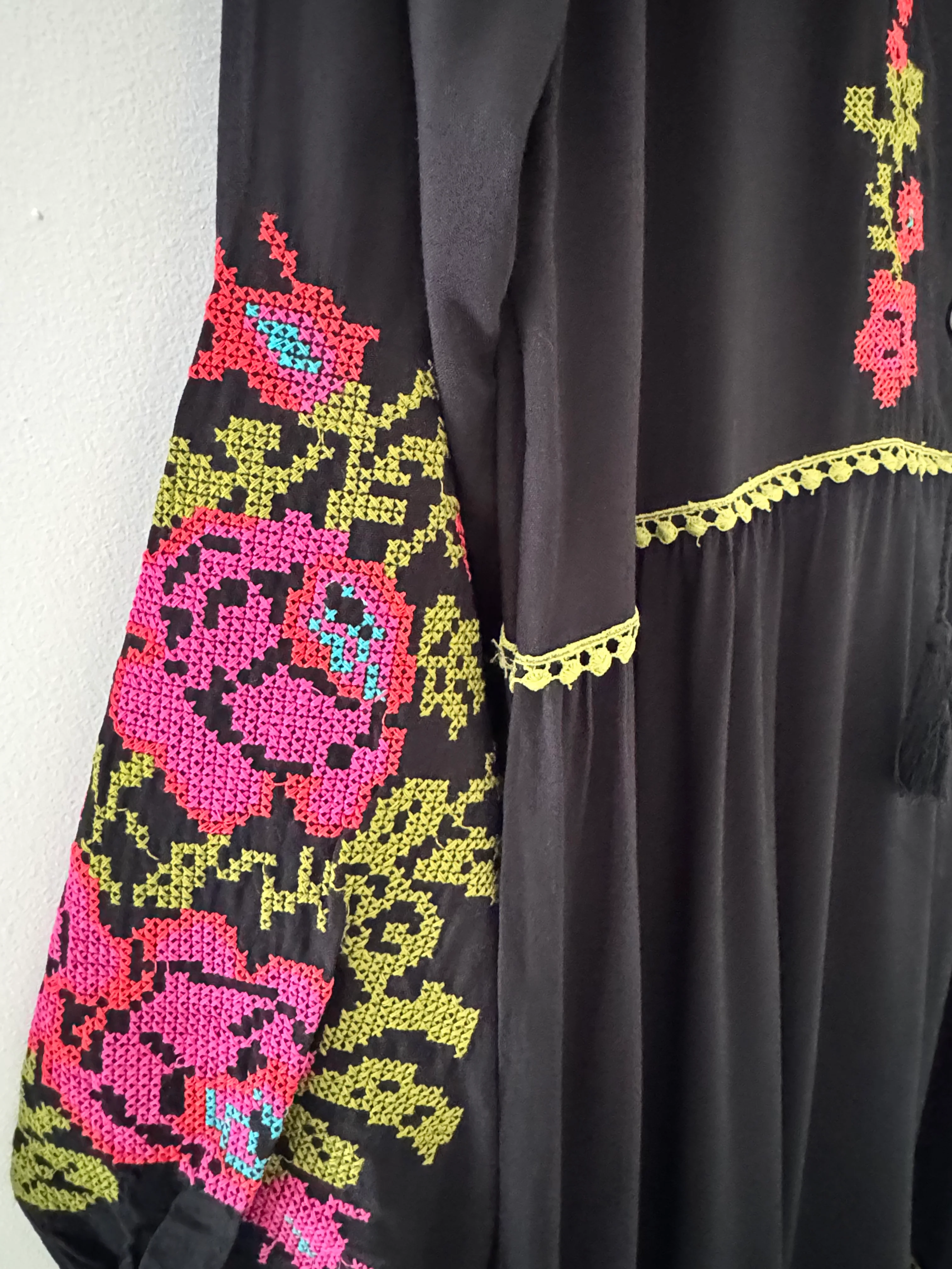 Embroidered Buttoned Midi Dress in Black - Image 7