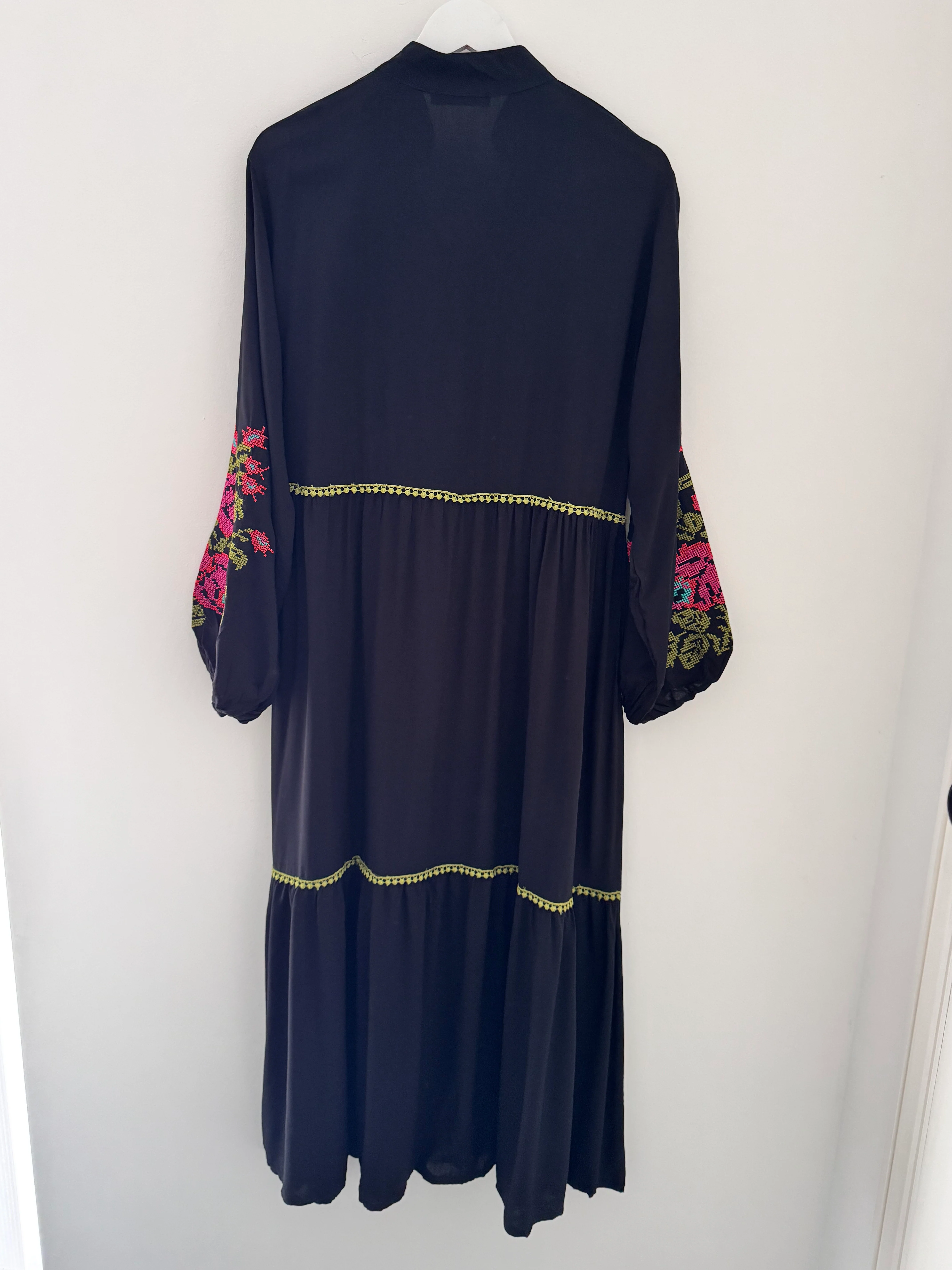Embroidered Buttoned Midi Dress in Black - Image 9