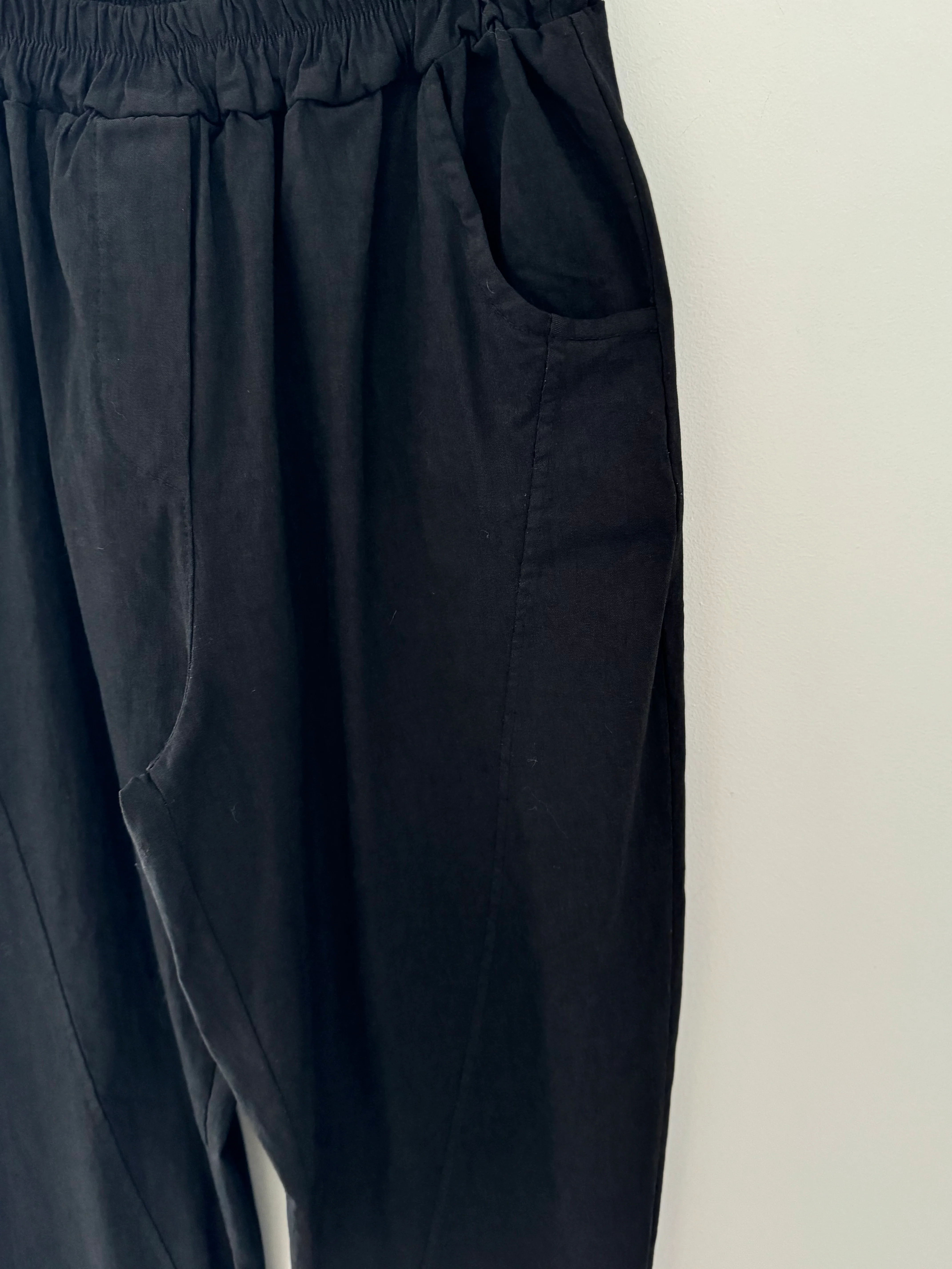 Engineered Boyfriend Joggers in Black - Image 7