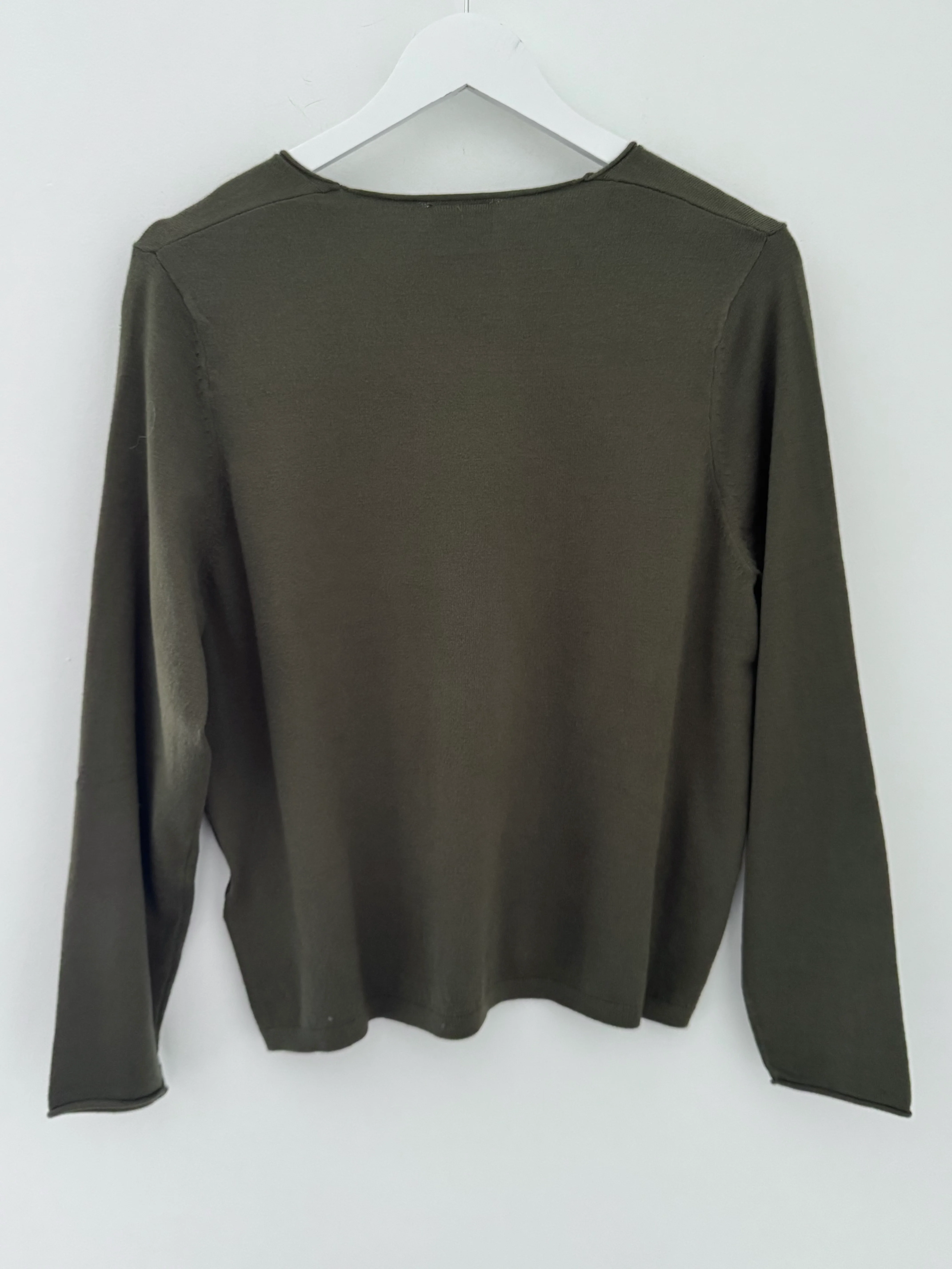 Fine Knit V Neck Jumper in Khaki - Image 6
