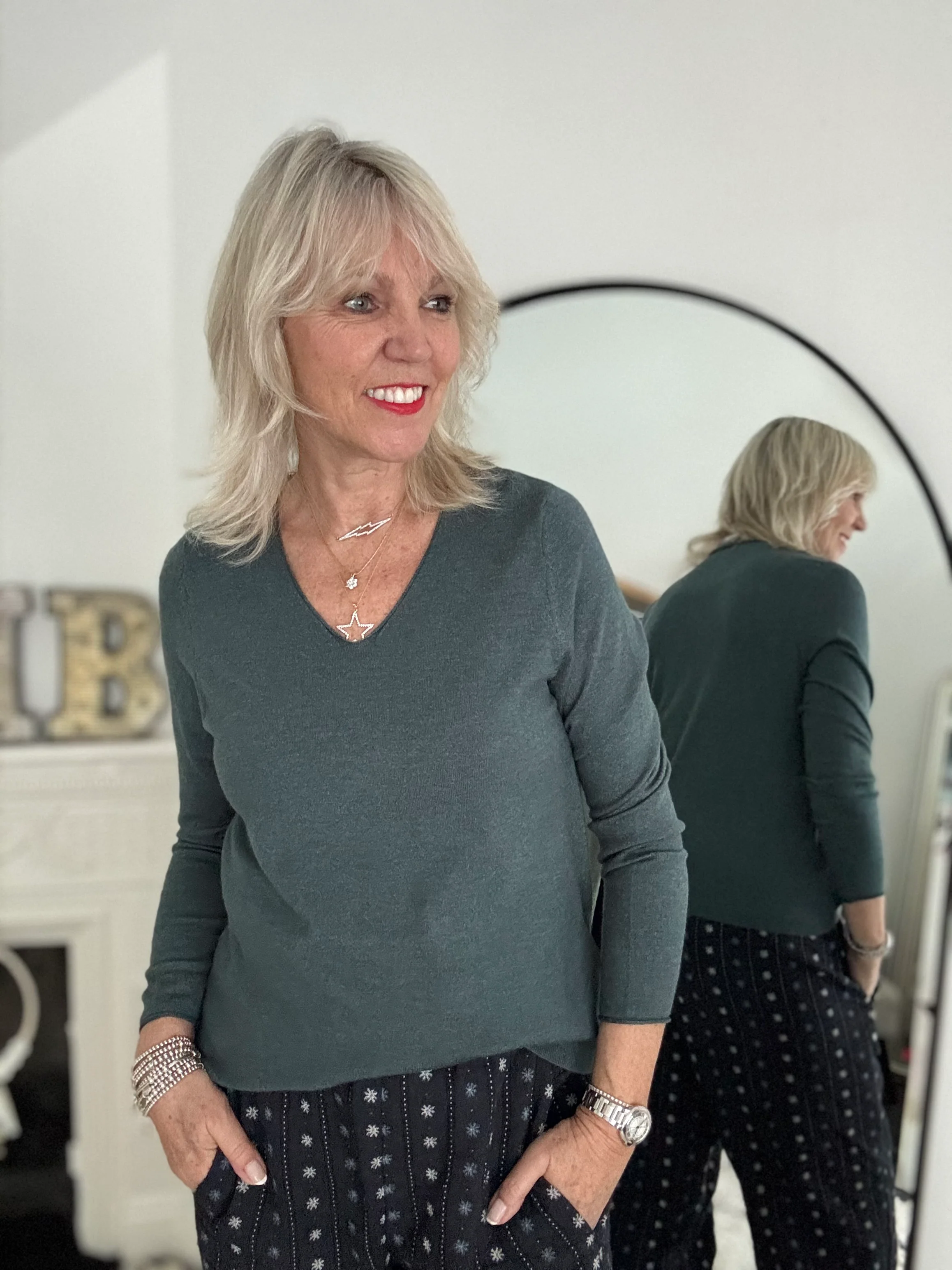 Fine Knit V Neck Jumper in Sea Green - Image 3