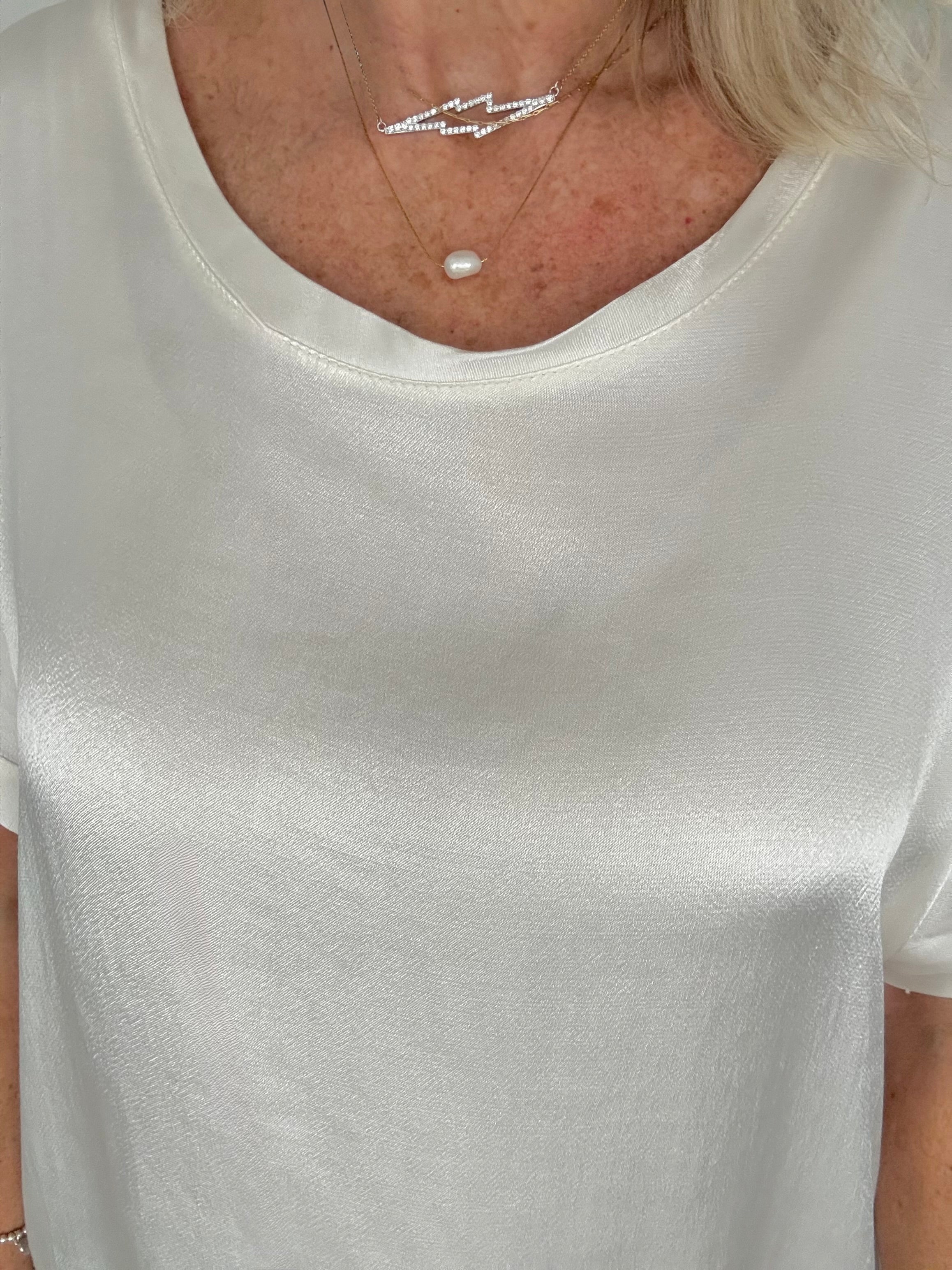 Freshwater Pearl Necklace in Gold - Image 3