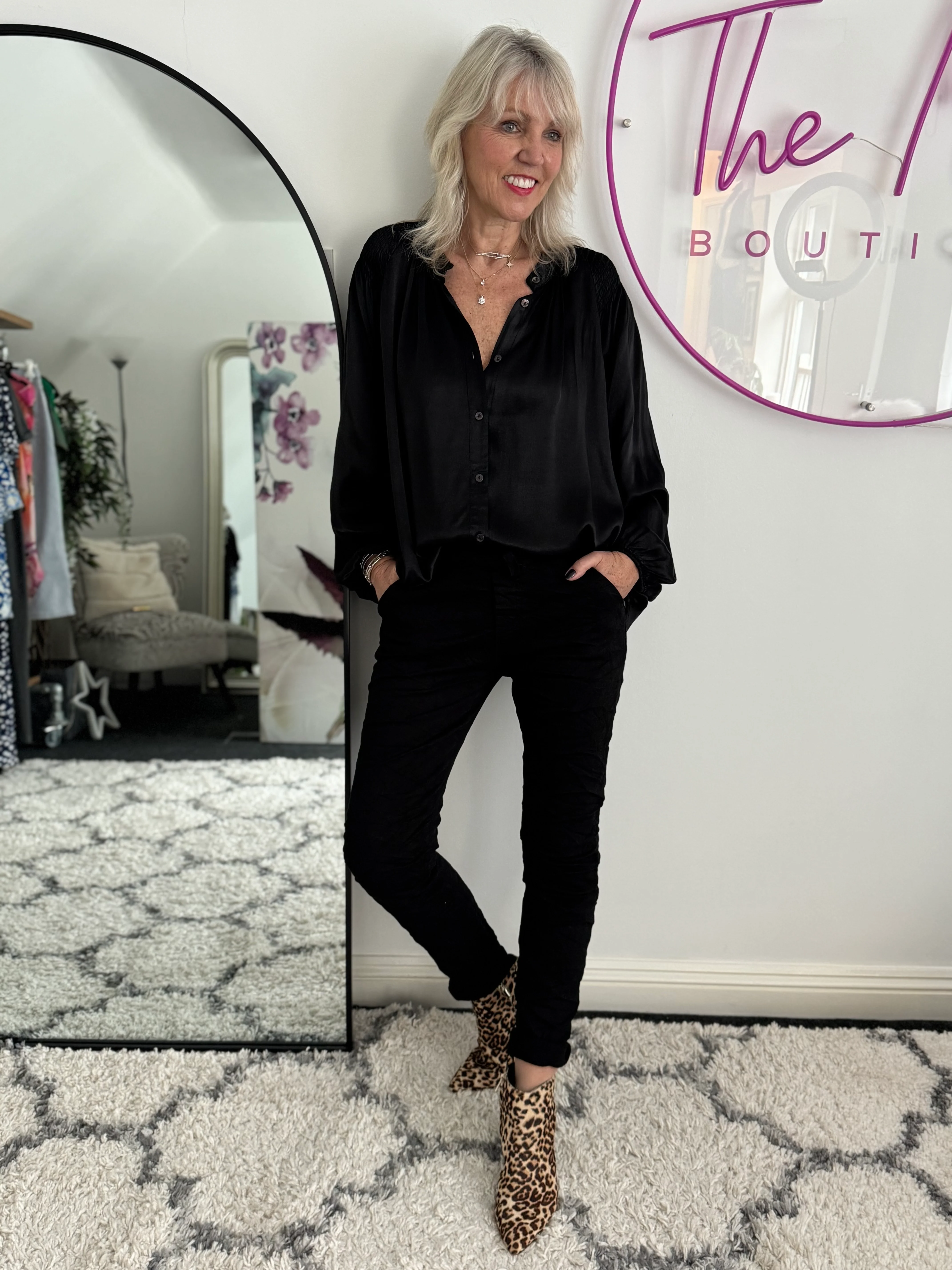 Jean Joggers in Black - Image 5