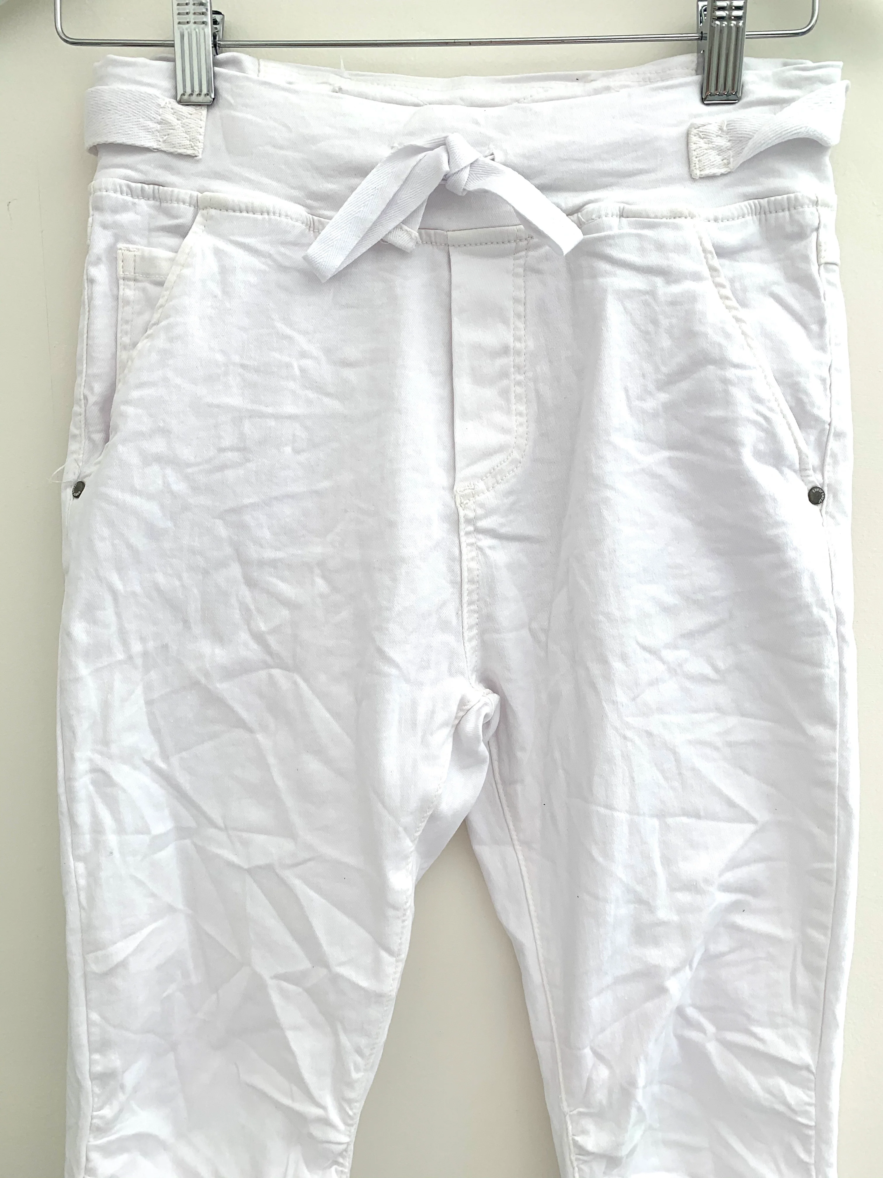 Jean Joggers in White - Image 10