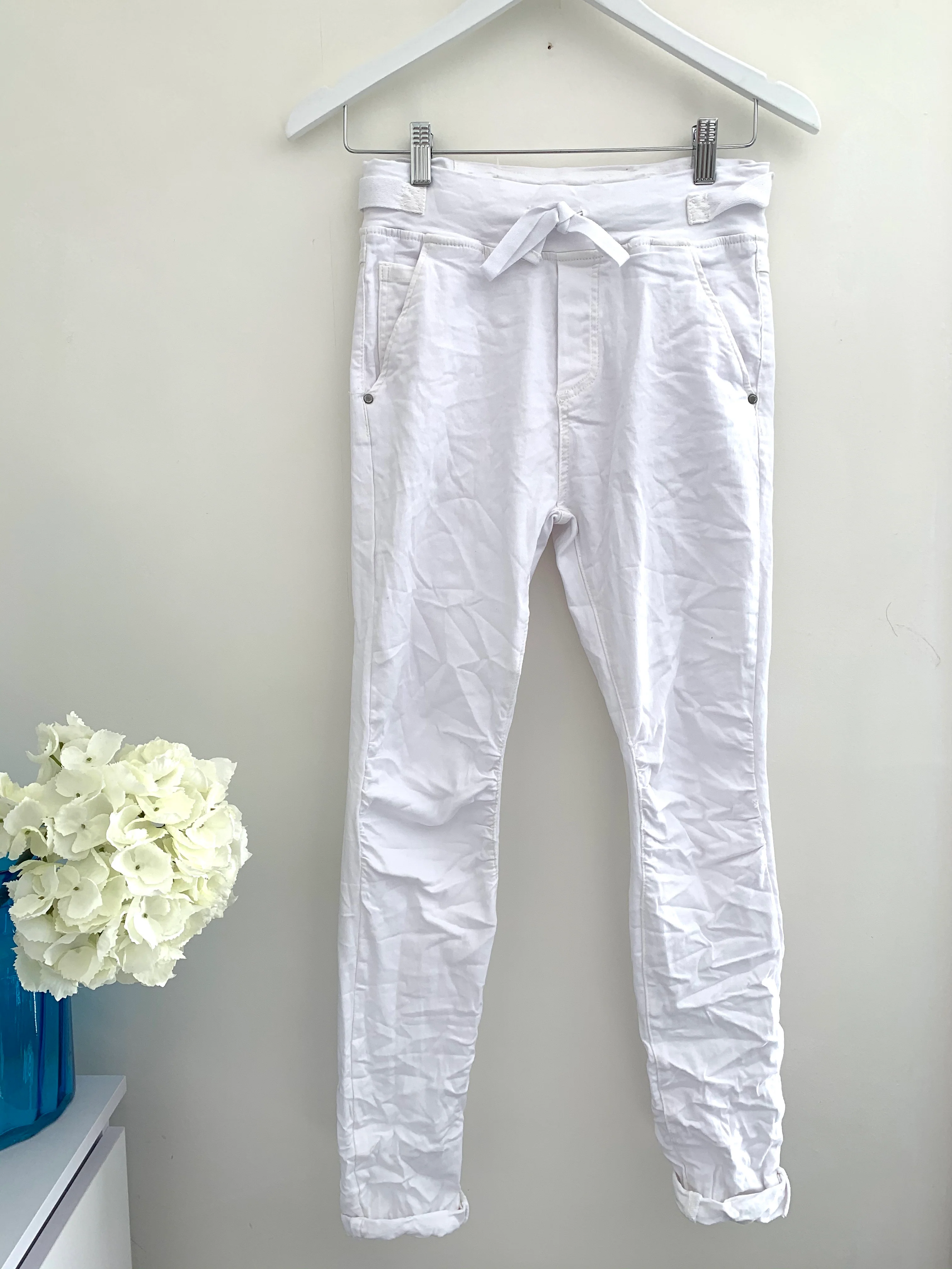 Jean Joggers in White - Image 9