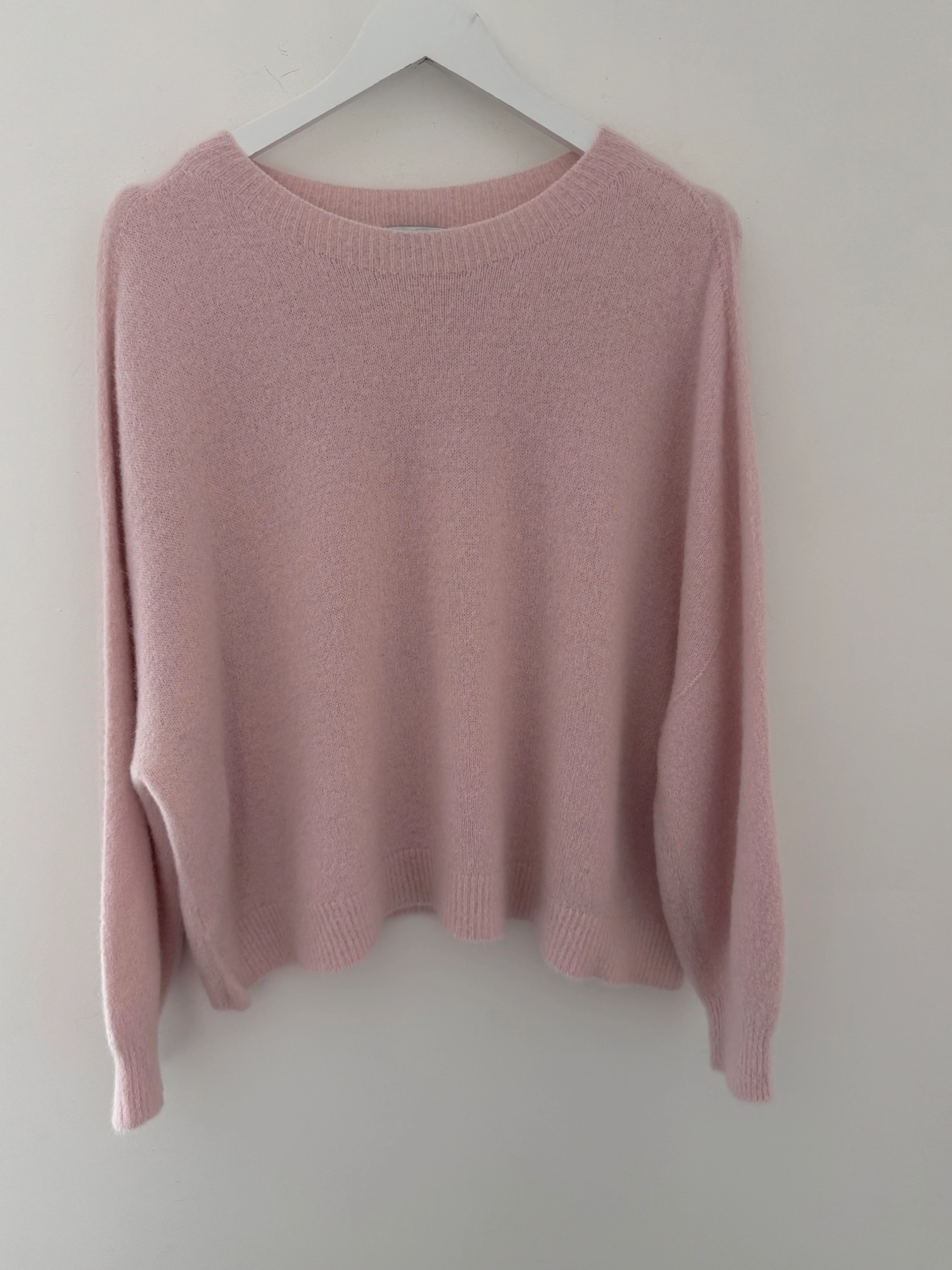 Luxe Slouchy Alpaca Jumper in Soft Pink - Image 9