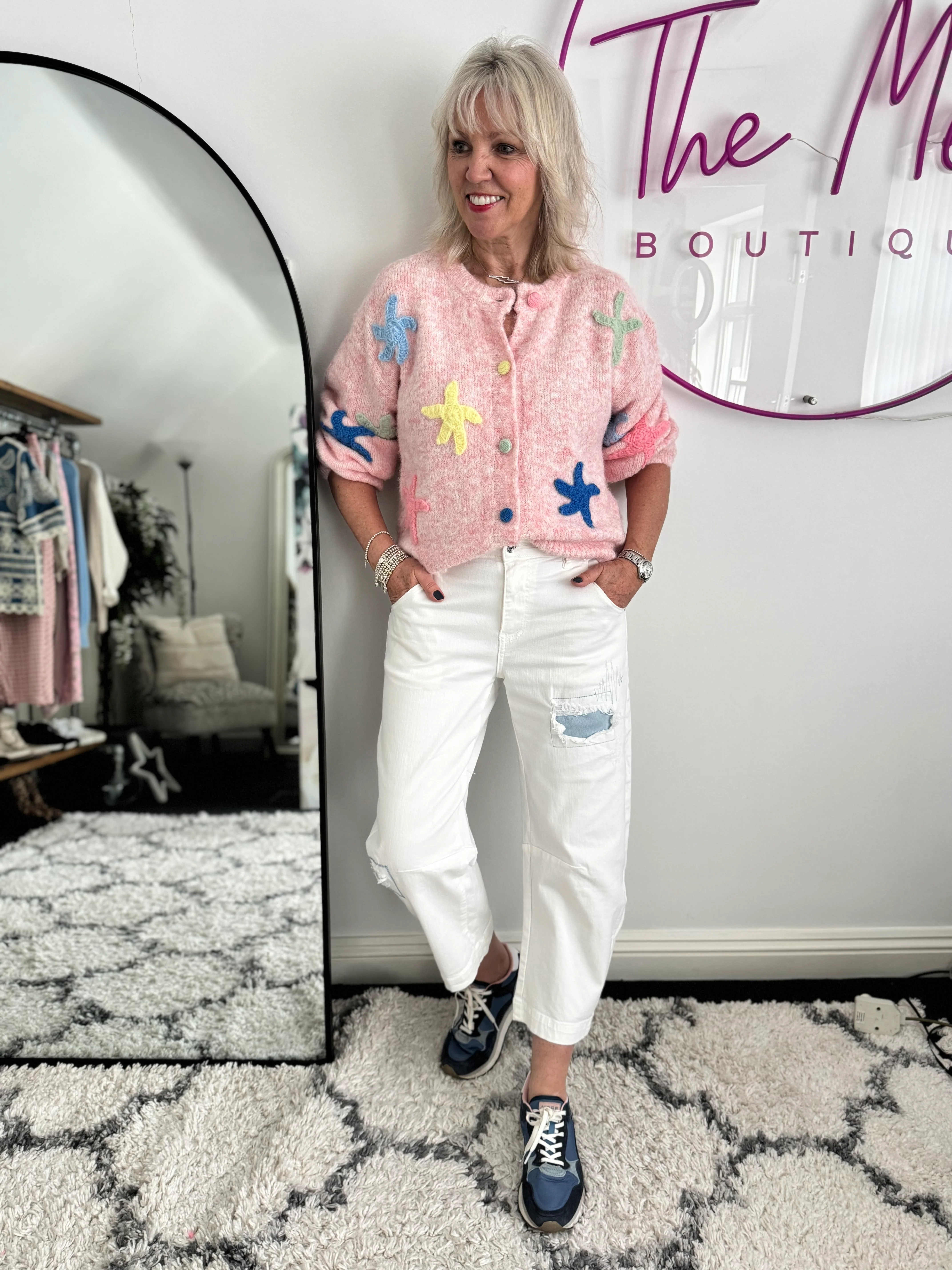 Patched Barrel Leg Jeans in White