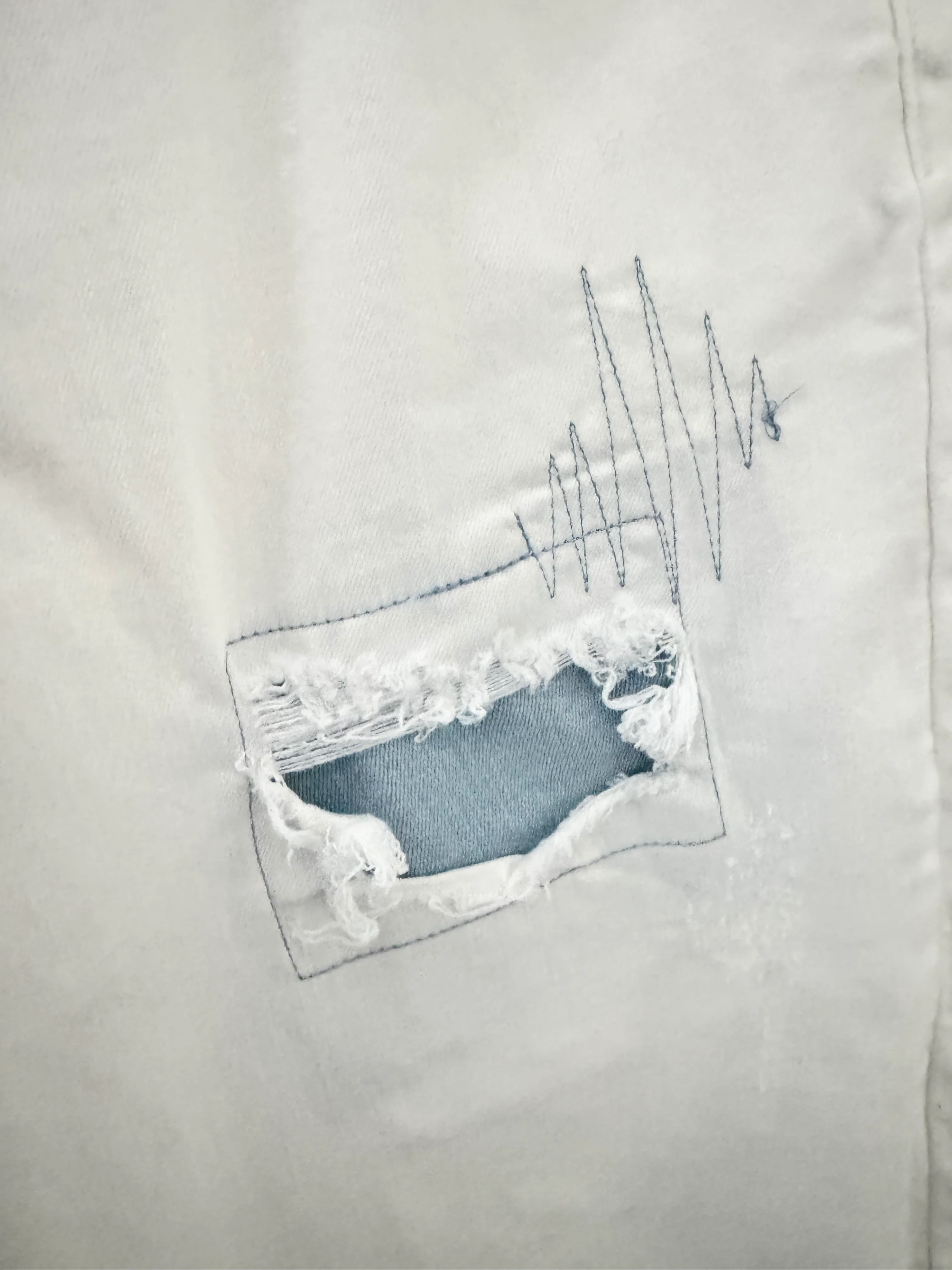 Patched Barrel Leg Jeans in White - Image 10