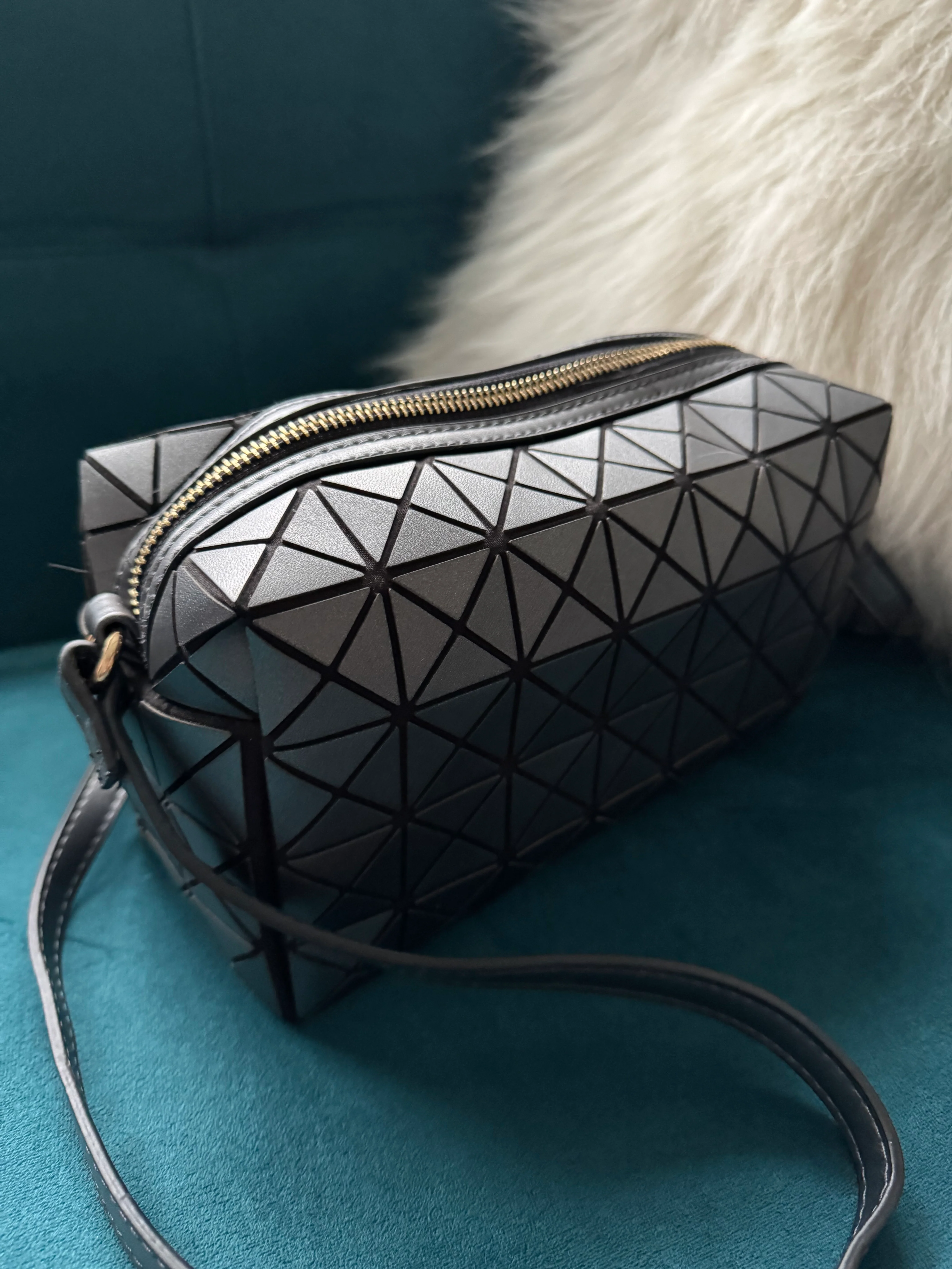 Prism Crossbody Bag in Pewter - Image 5