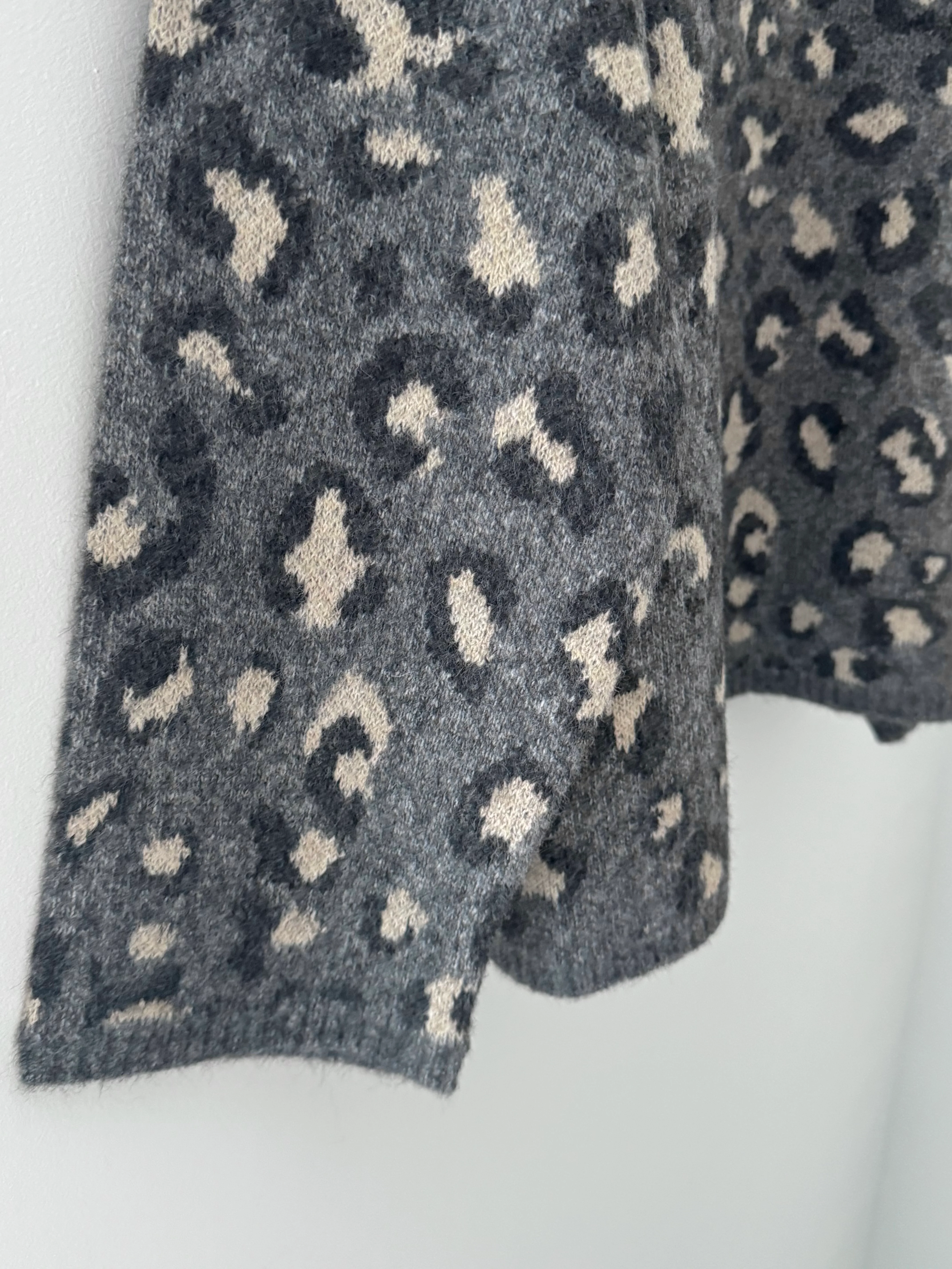Seam Front V Neck Jumper in Grey Leopard - Image 10