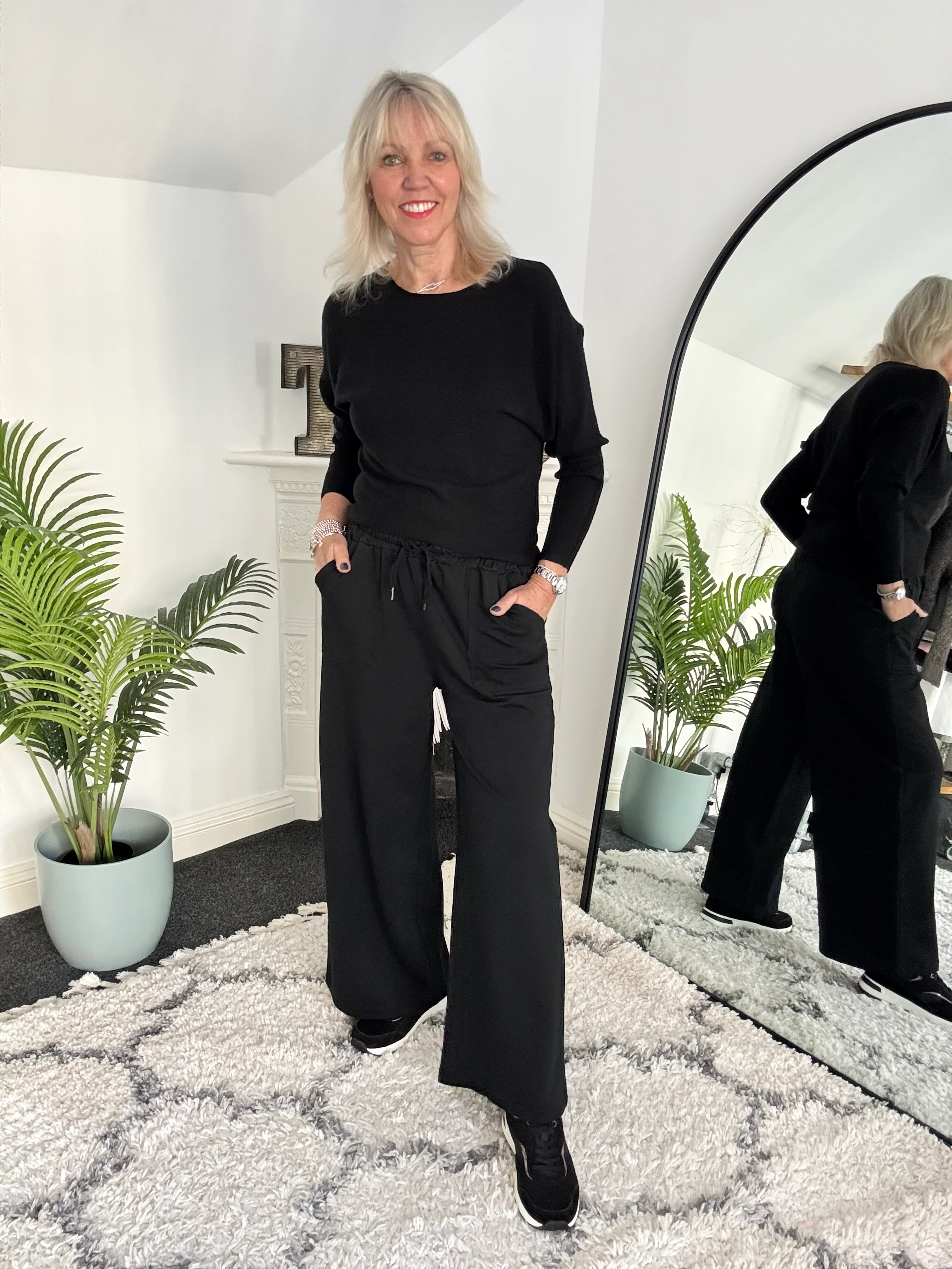 Simple Ribbed Jumper in Black - Image 6