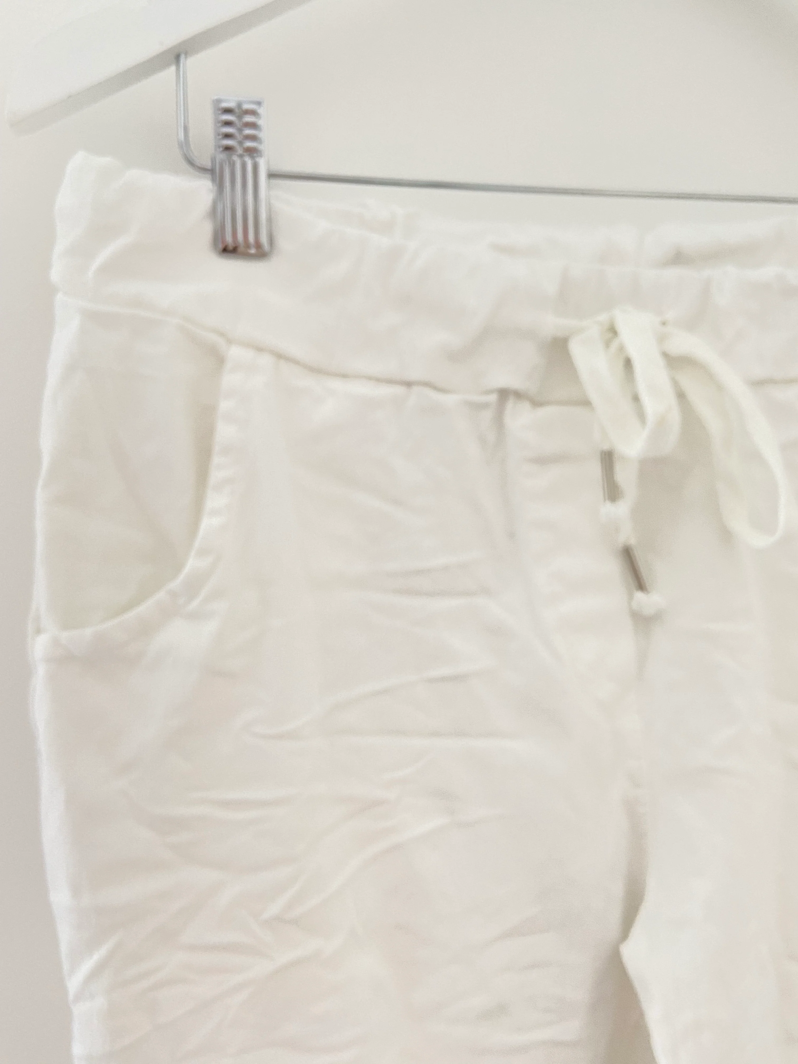 Slimfit Cotton Stretch Joggers in White - Image 5