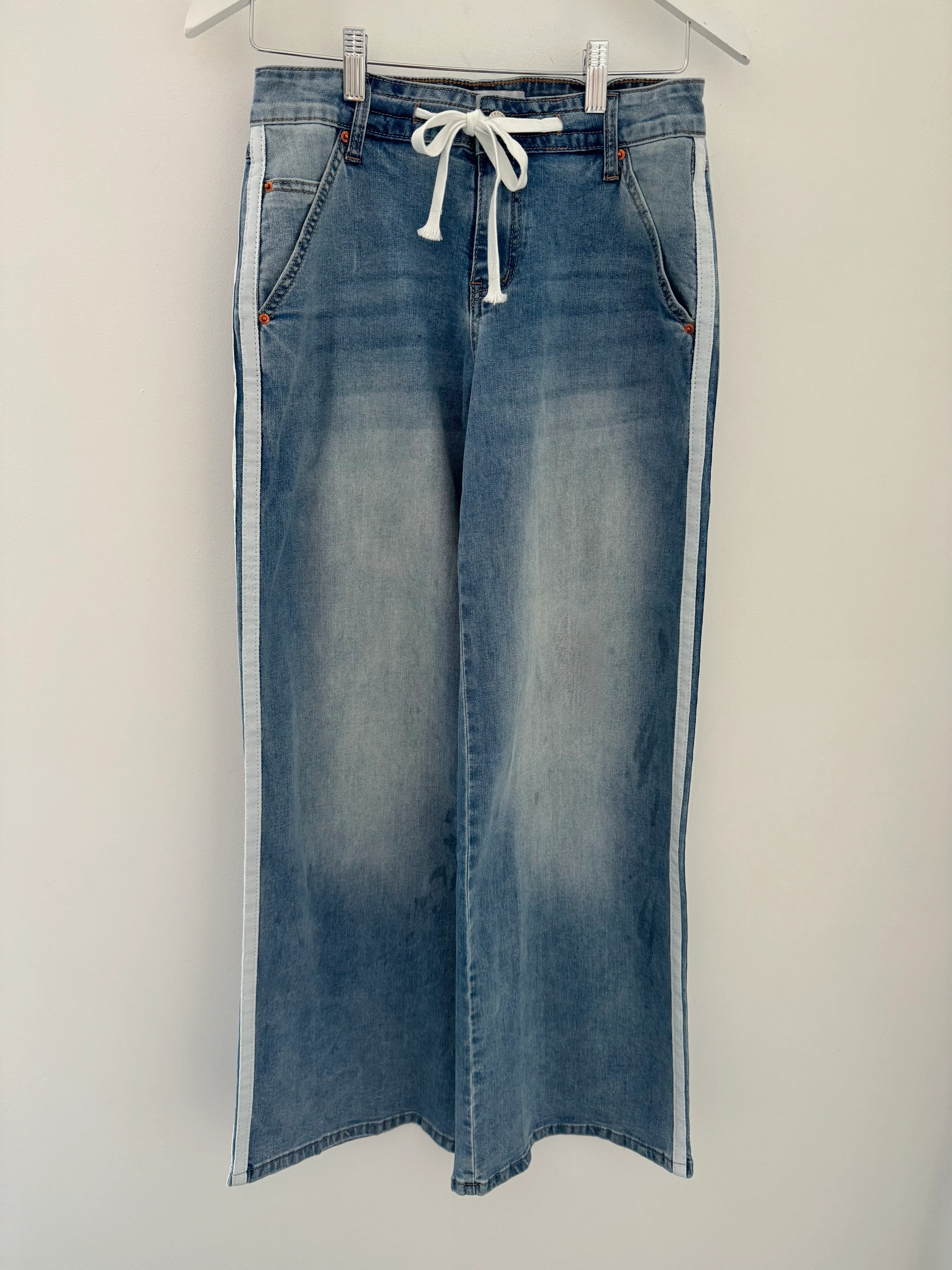 Soft Flared Jeans with Side Stripes in Light Denim - Image 8