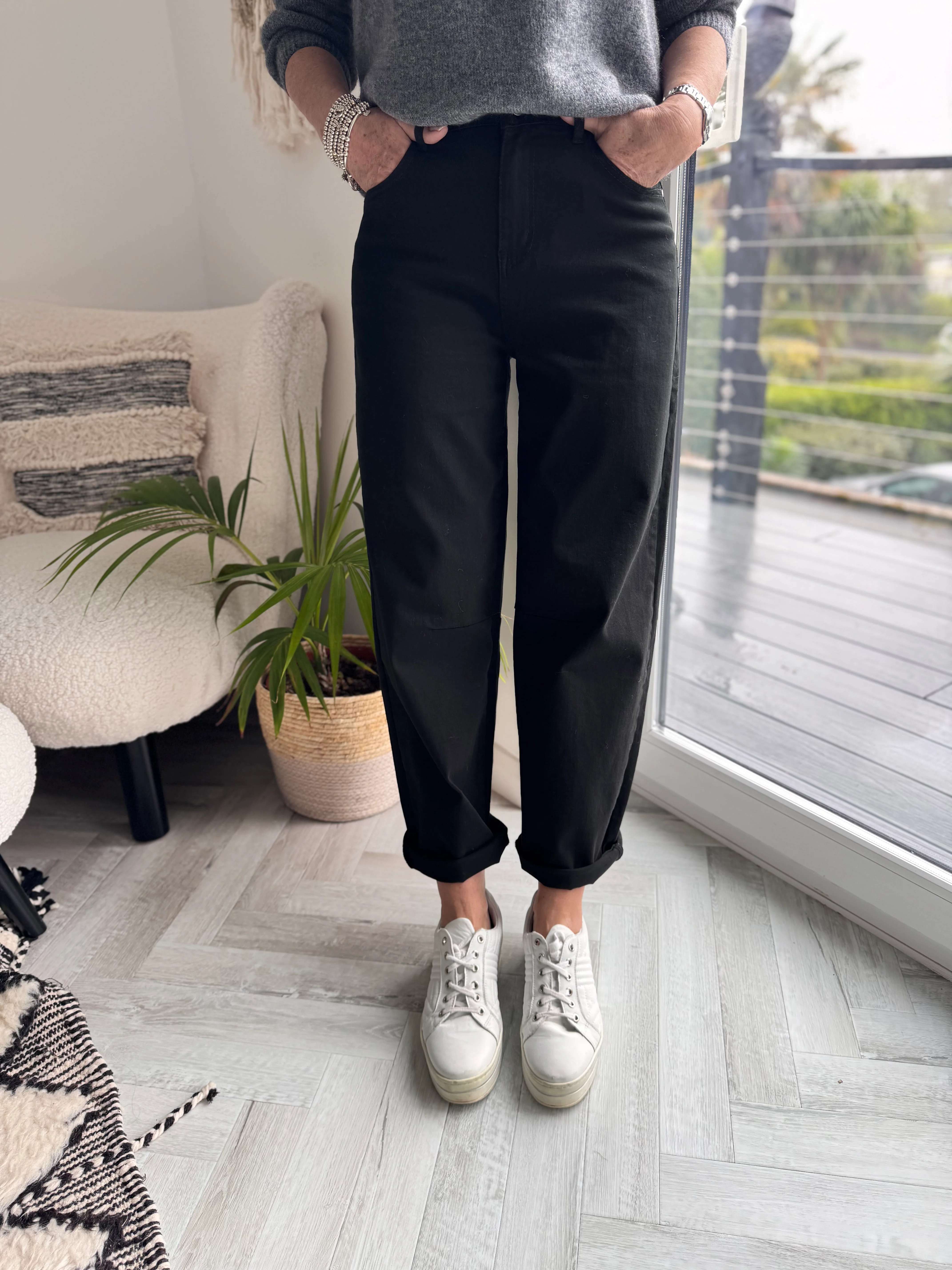 Stretch Boyfriend Jeans in Black - Image 3