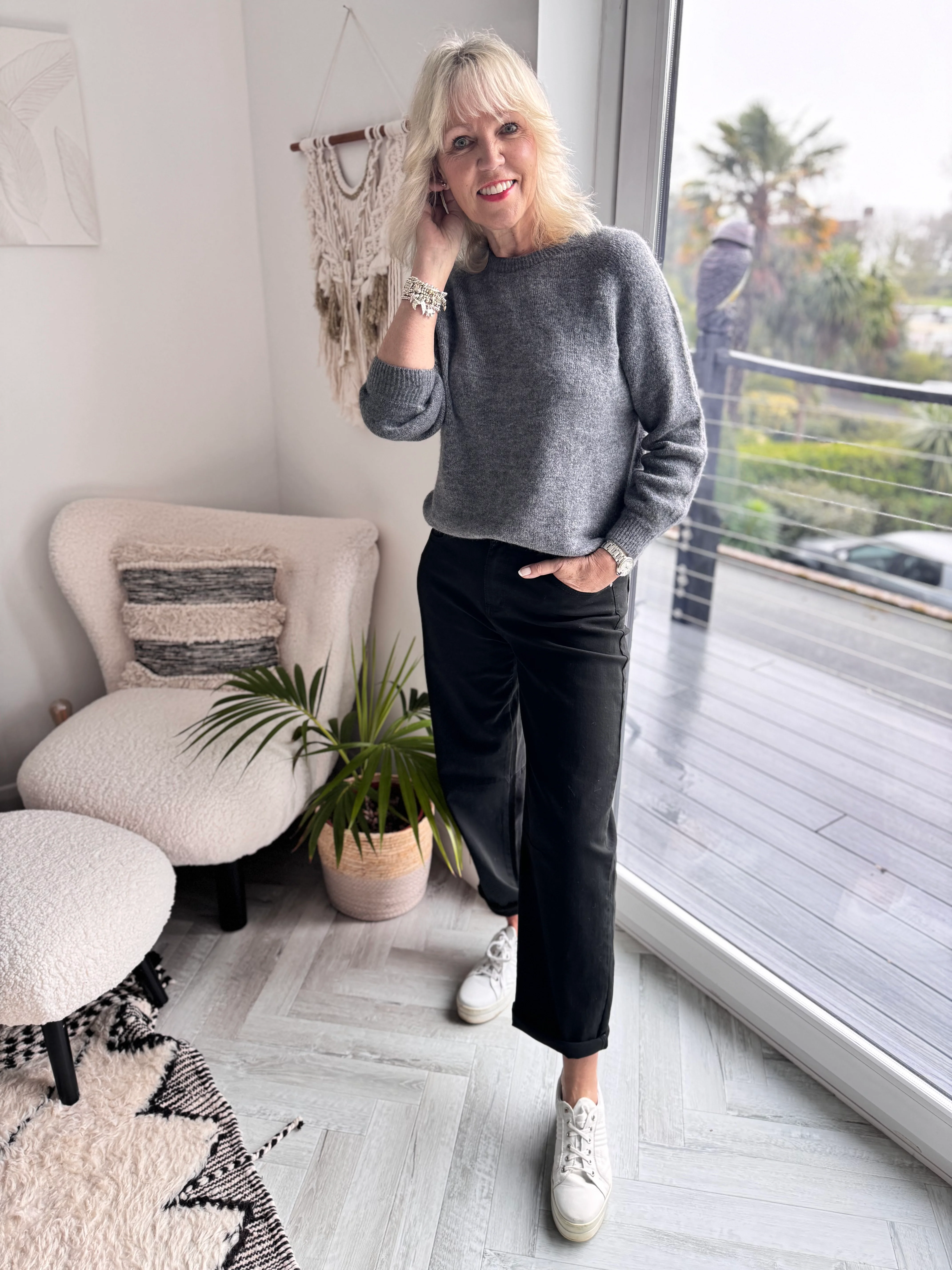 Stretch Boyfriend Jeans in Black - Image 6