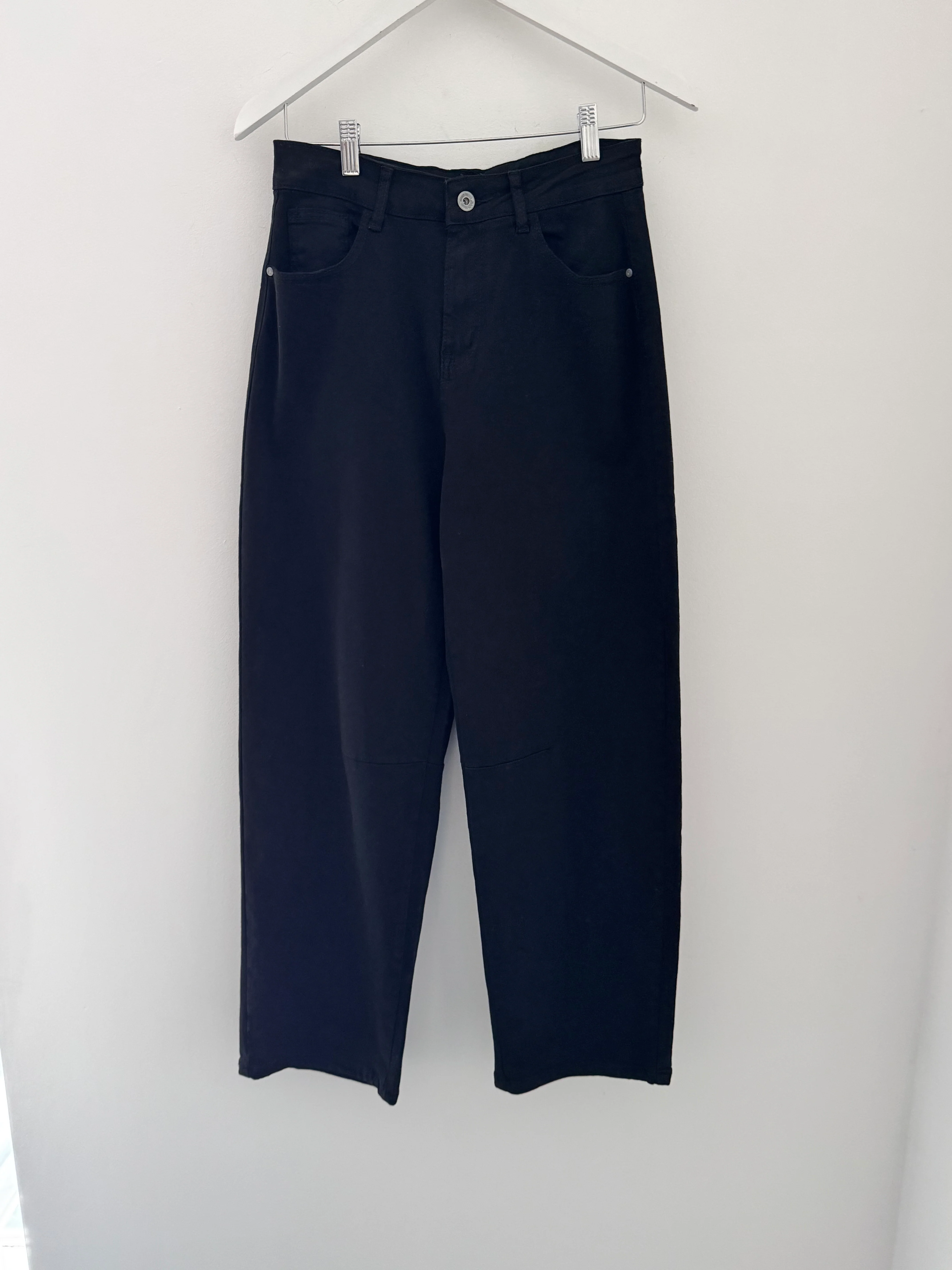 Stretch Boyfriend Jeans in Black - Image 9