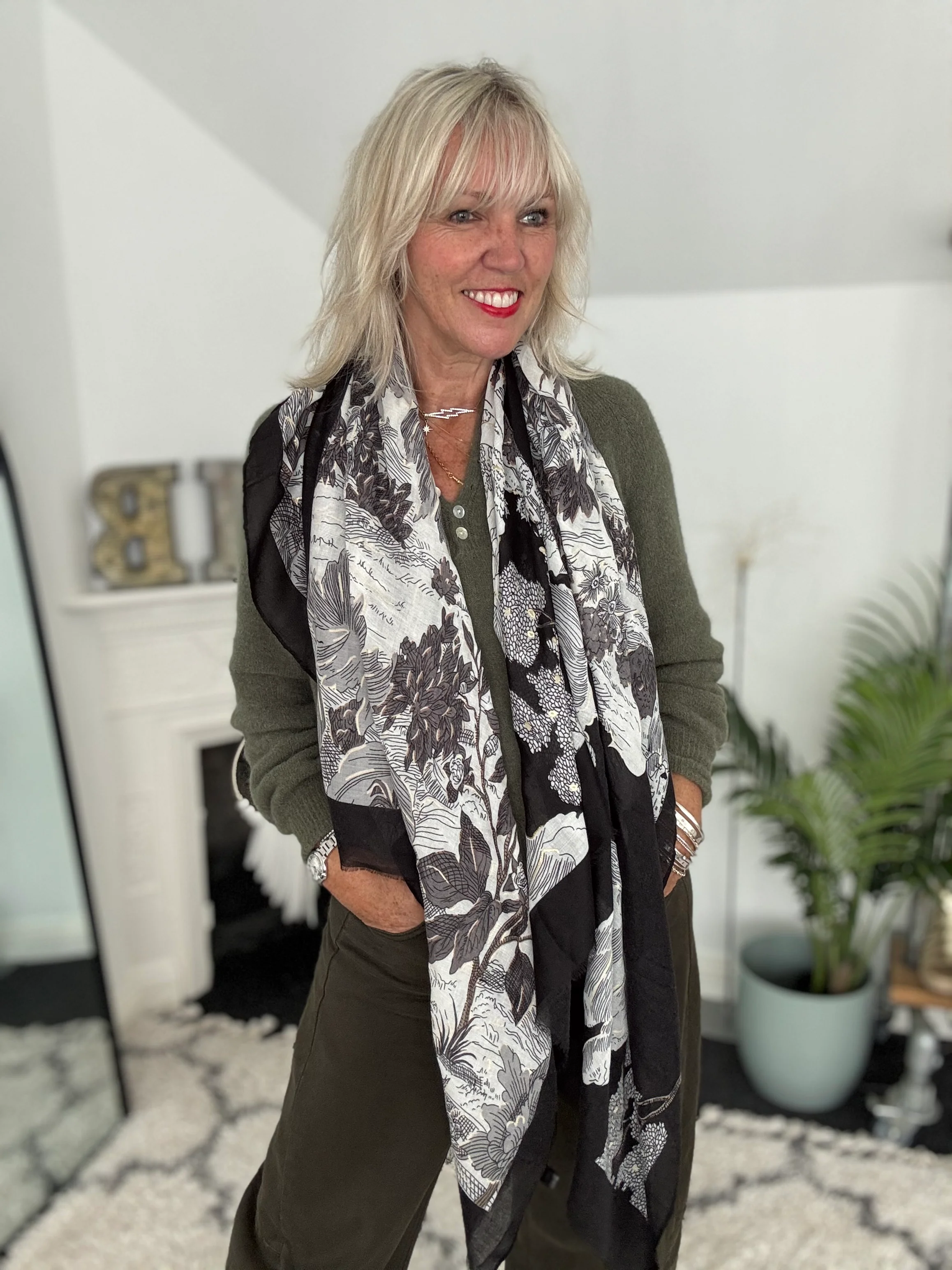 Stunning Leaf Scarf In Black & Grey