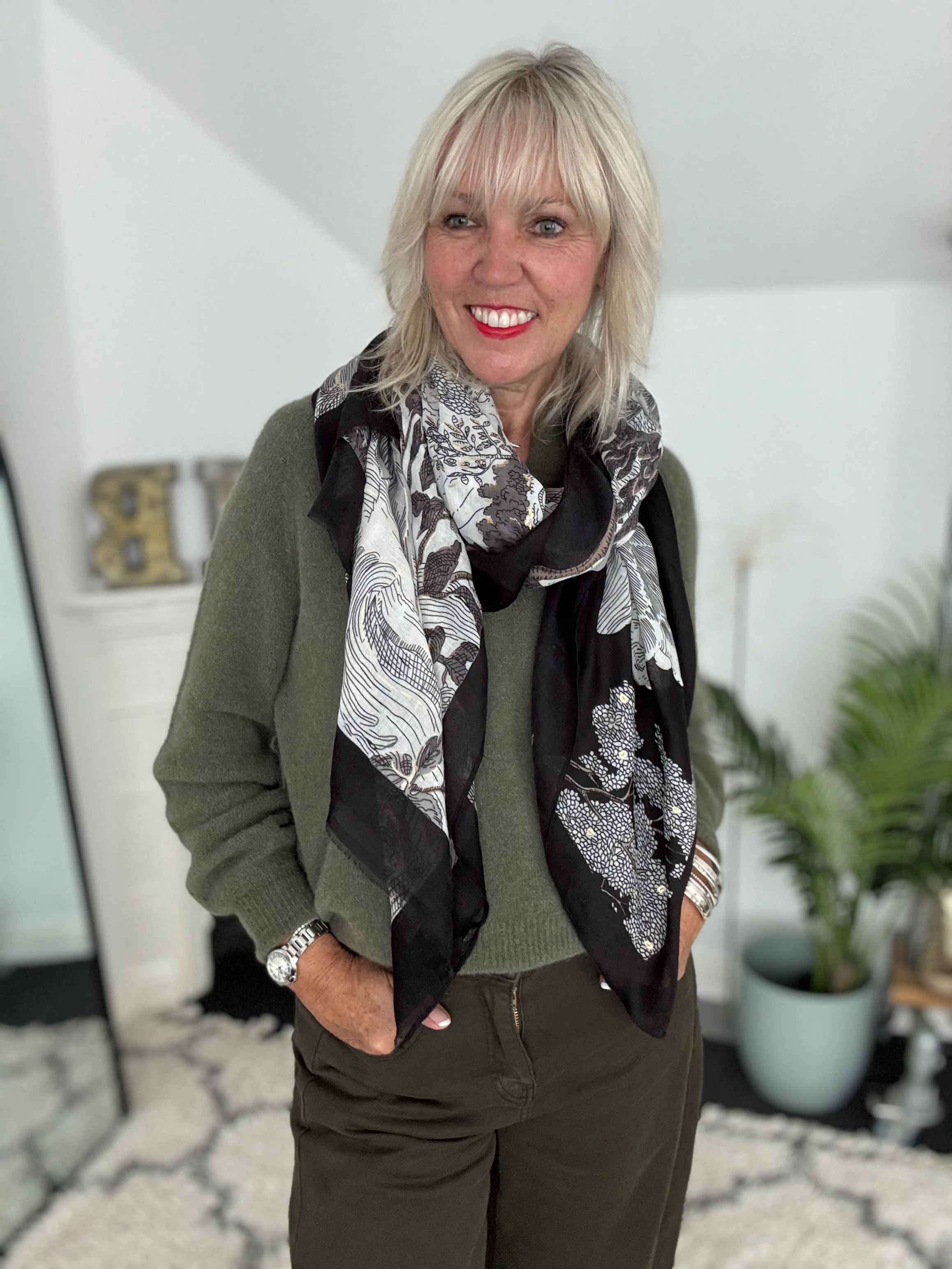 Stunning Leaf Scarf In Black & Grey - Image 3