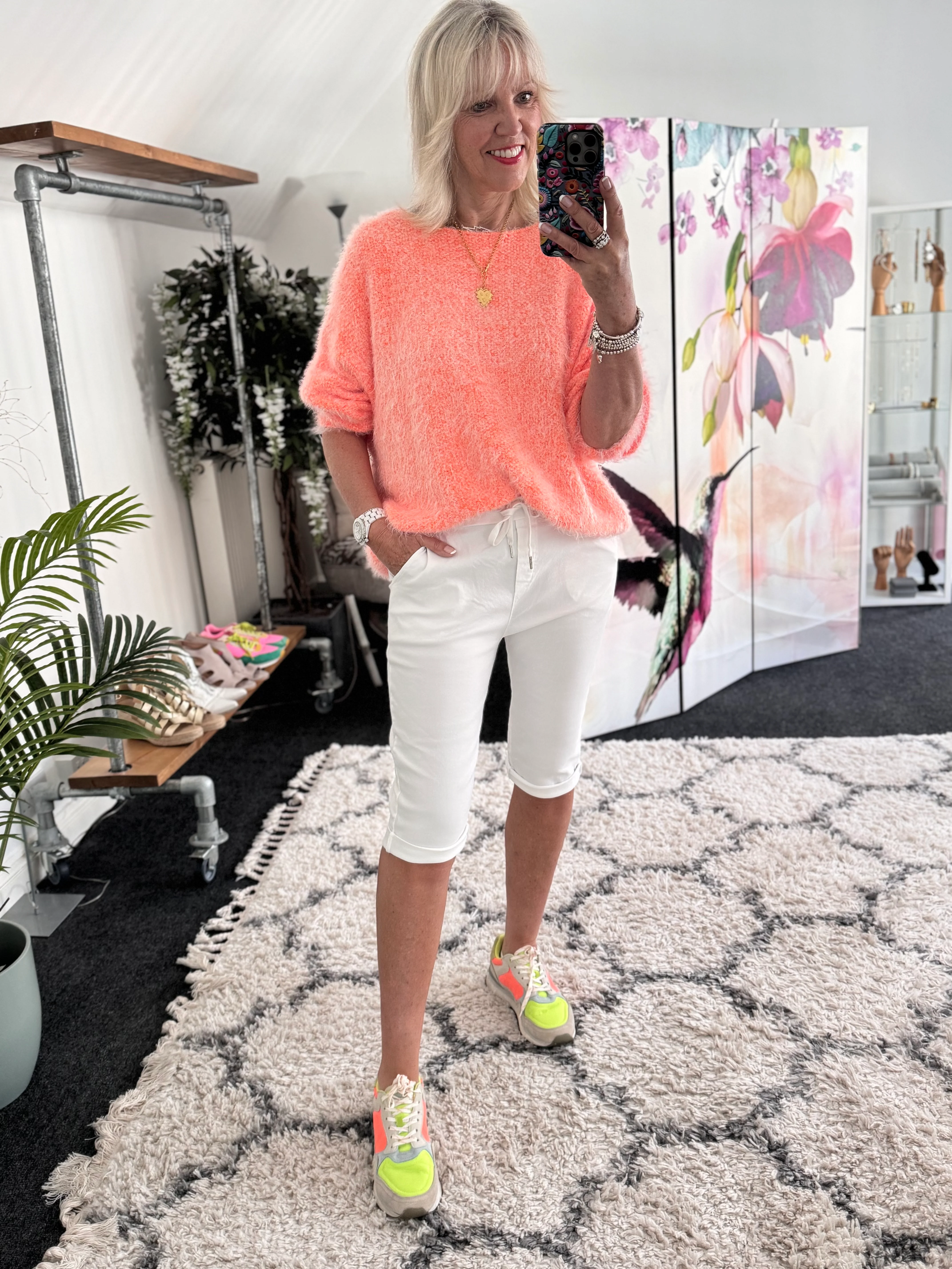 Super Stretch Capri Shorts in White - Image 3