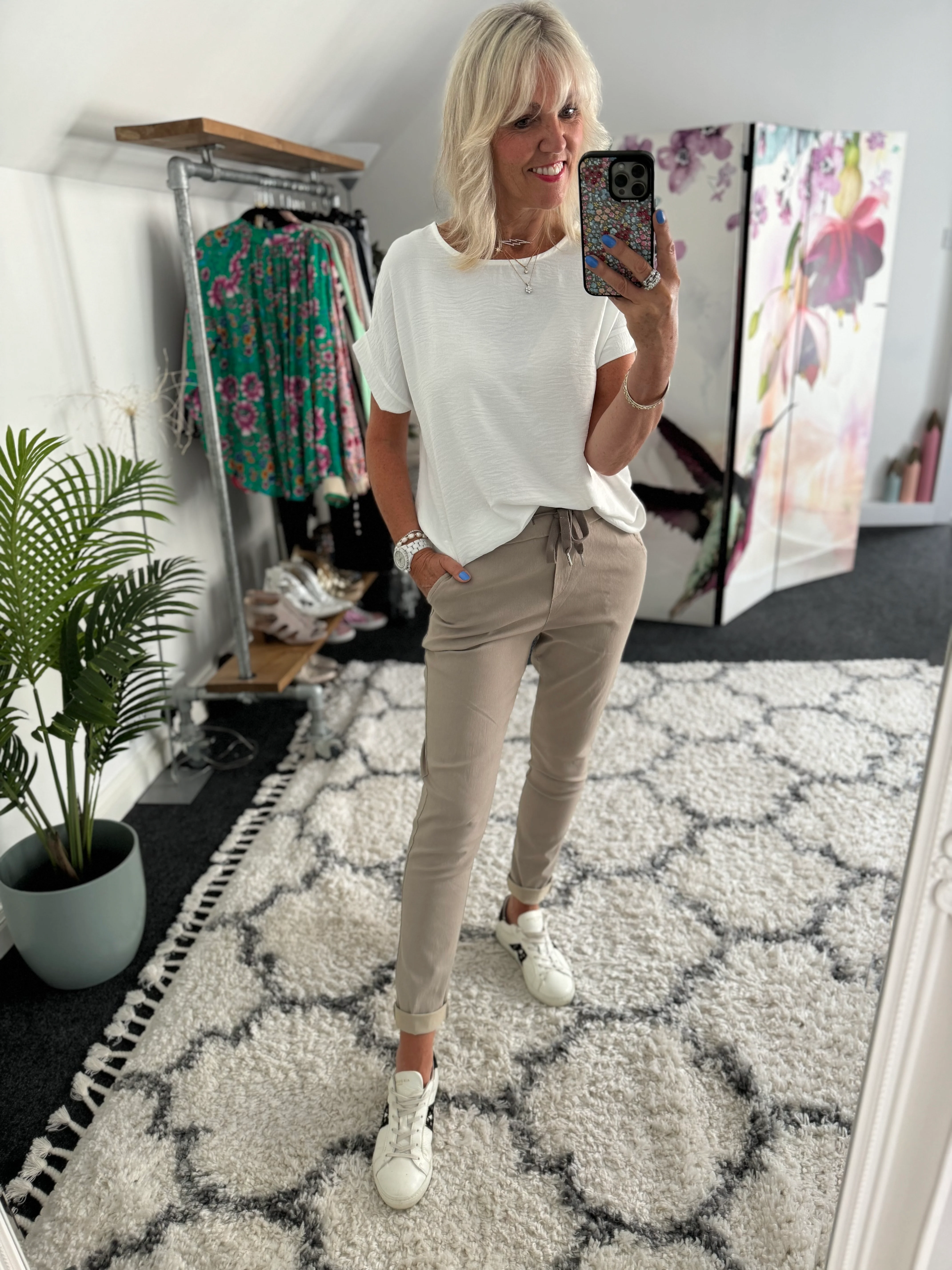 Super Stretch Joggers in Mocha