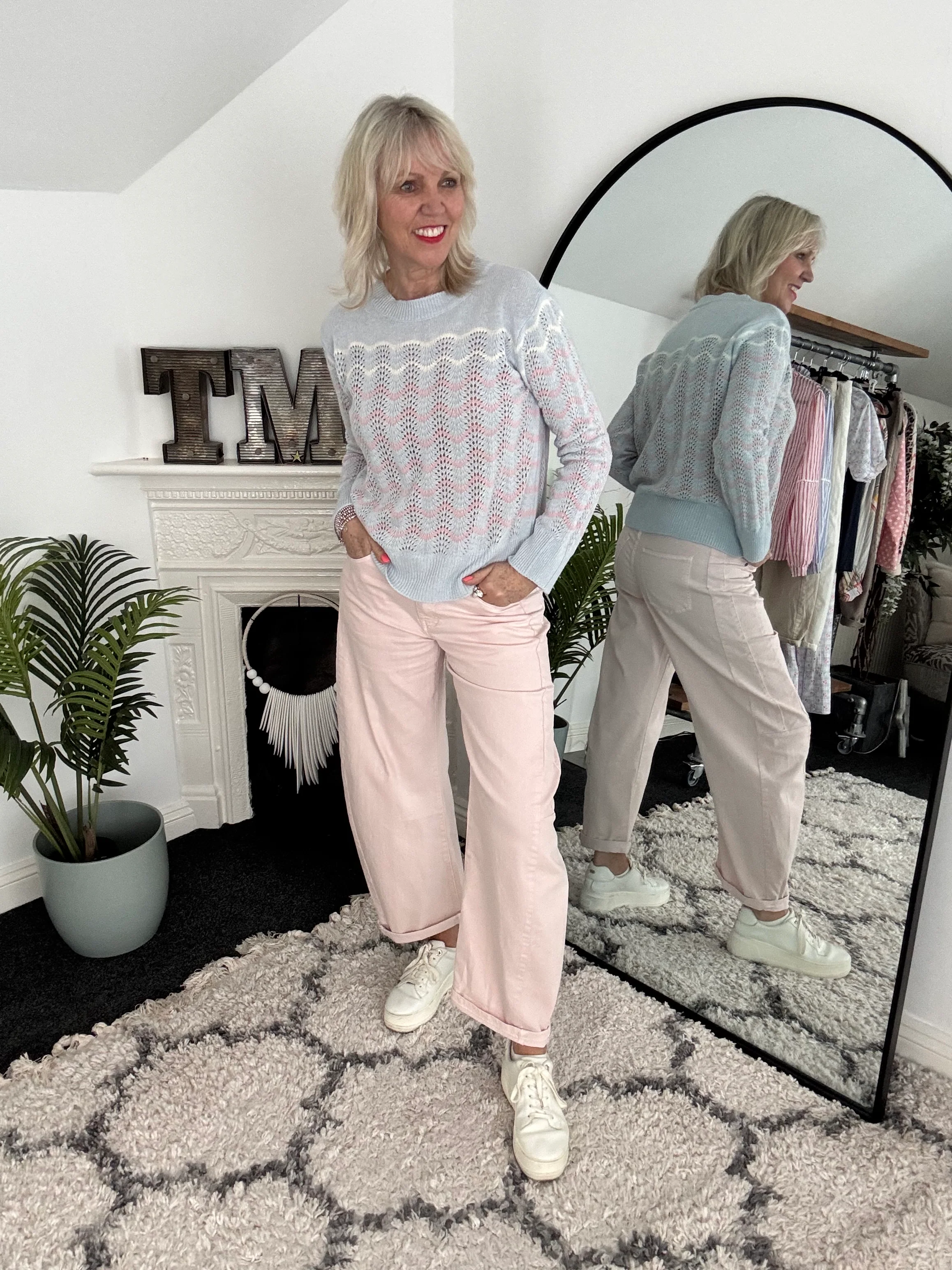 Wavy Cashmere Jumper in Blue & Pink - Image 3