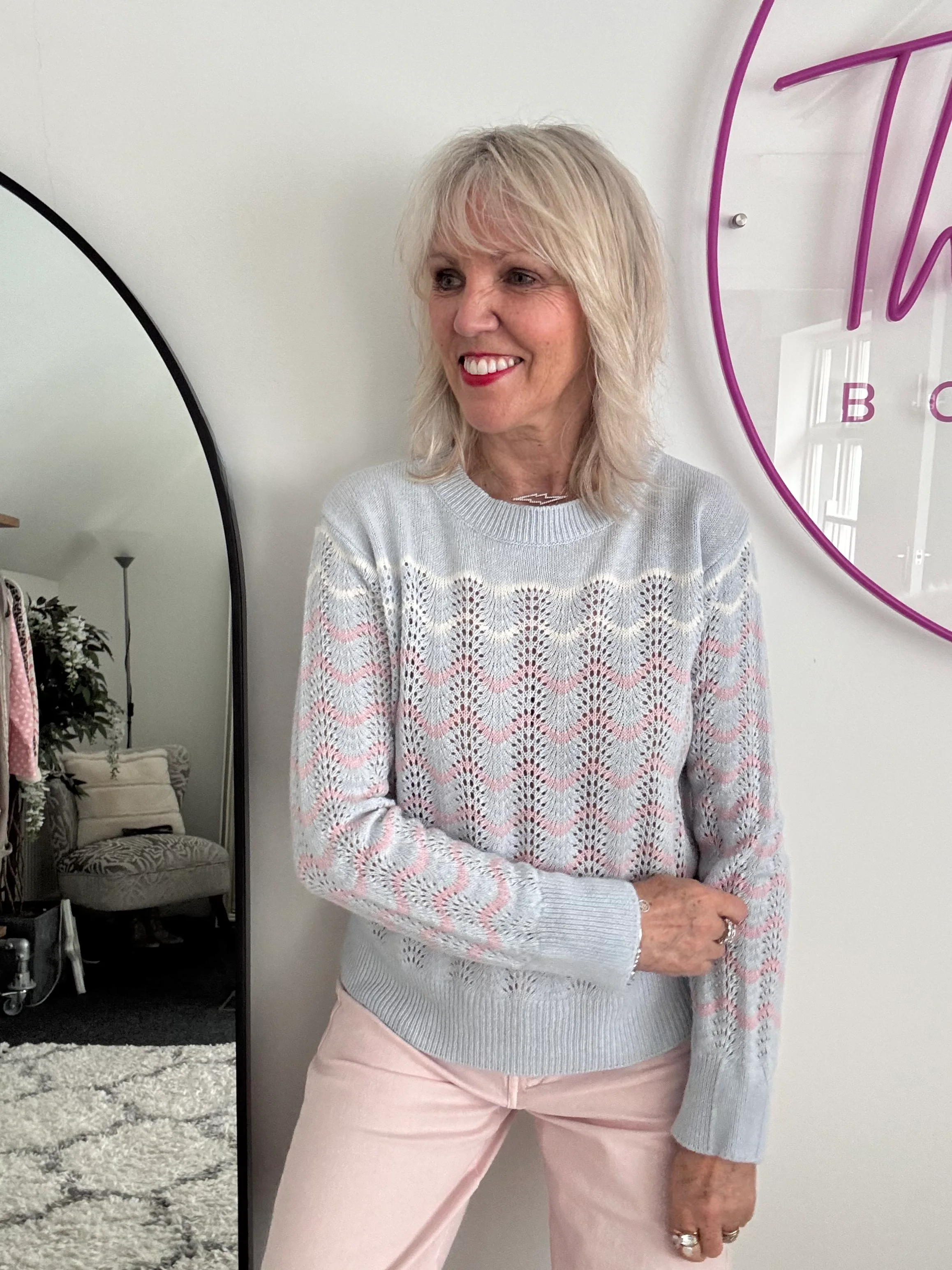 Wavy Cashmere Jumper in Blue & Pink - Image 4
